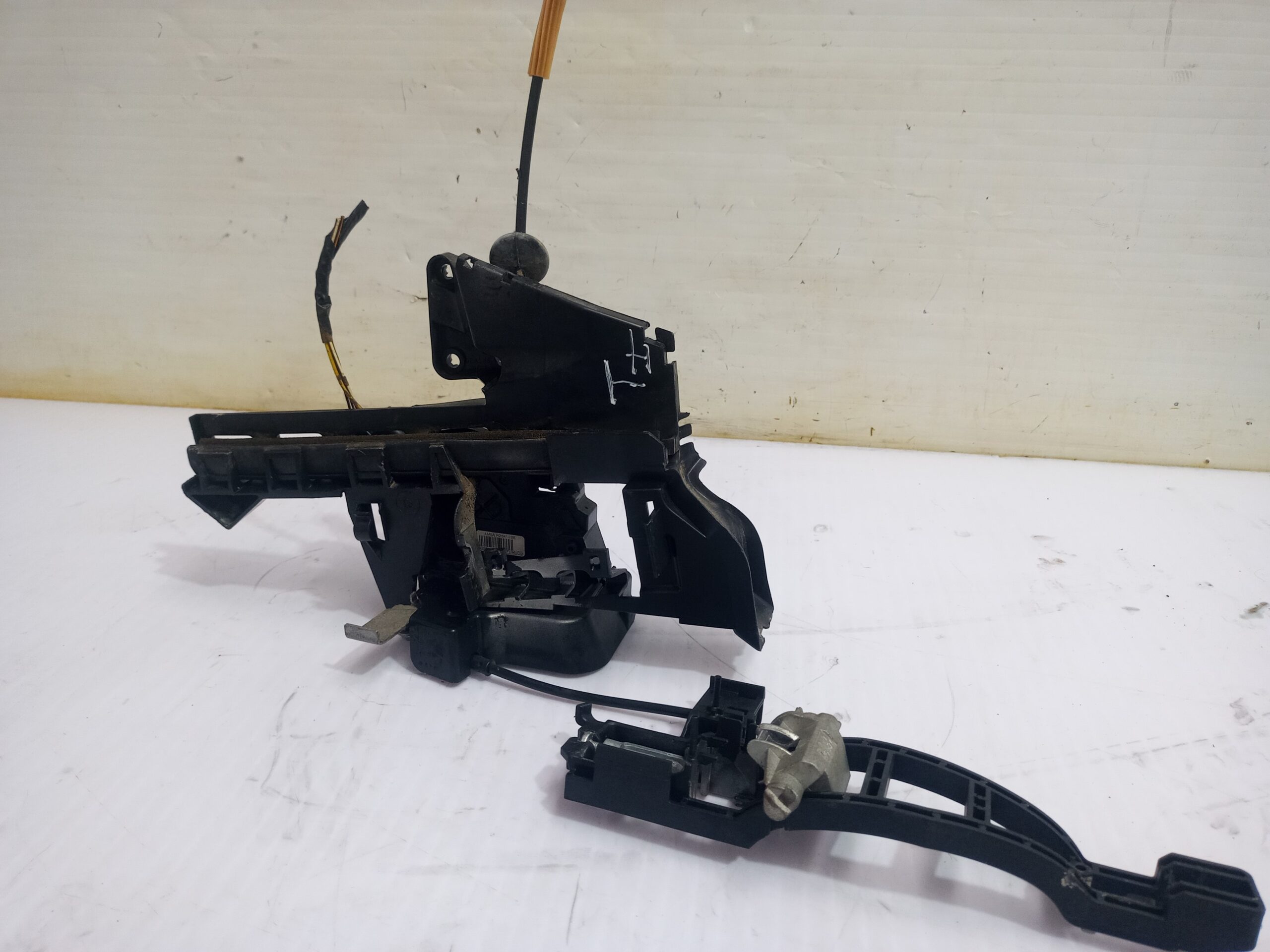 cerradura_puerta_trasera_izquierda_4m5ar26413_ford_focus_lim_cb4_business