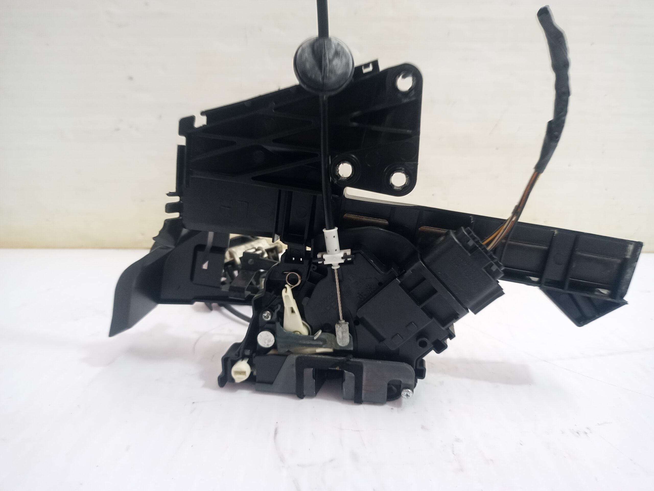 cerradura_puerta_trasera_izquierda_4m5ar26413_ford_focus_lim_cb4_business