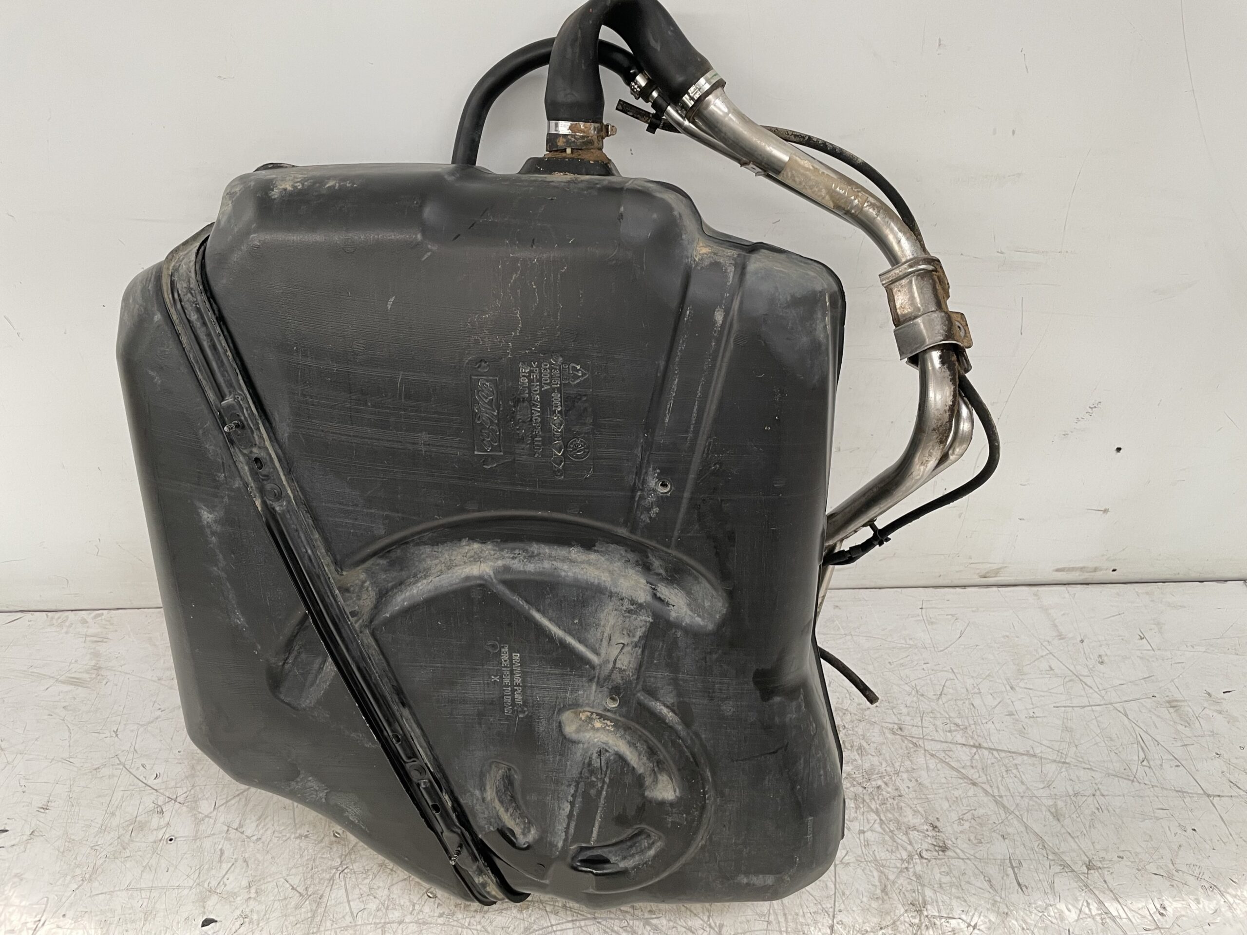 deposito_combustible_1441112_ford_focus_lim_cb4_business