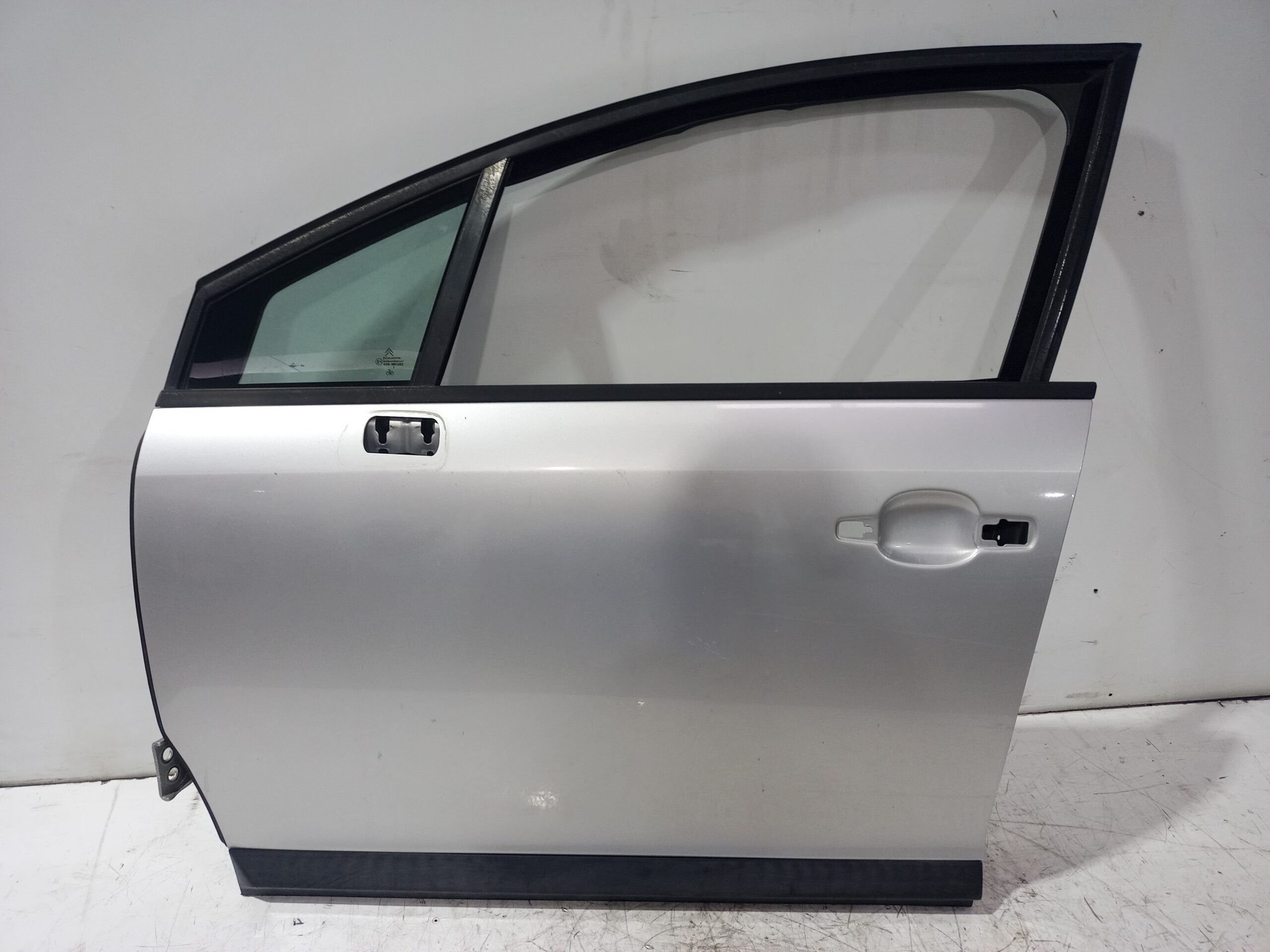 puerta_delantera_izquierda_1530170_citr_n_c4_sedan_collection