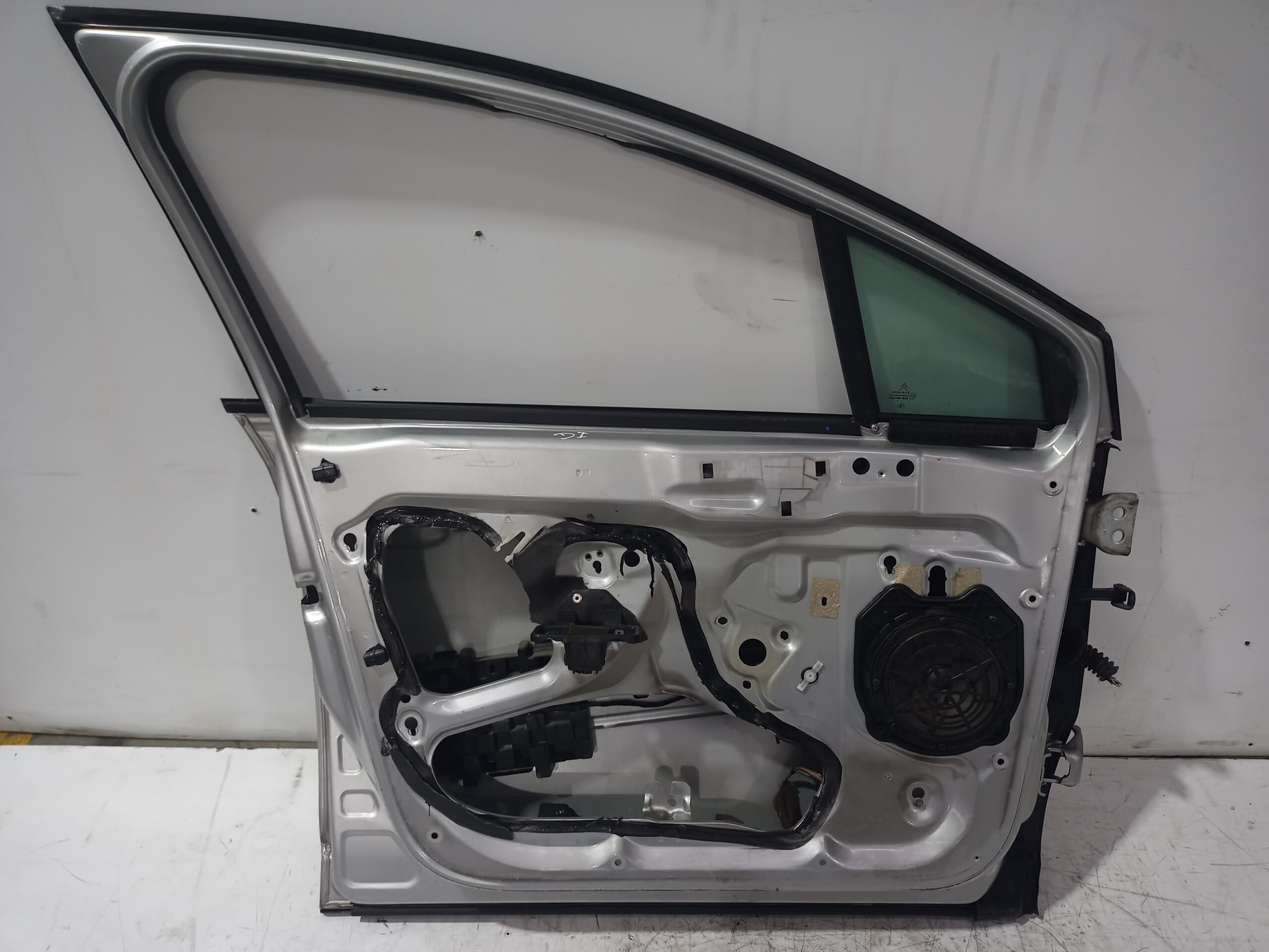 puerta_delantera_izquierda_1530170_citr_n_c4_sedan_collection