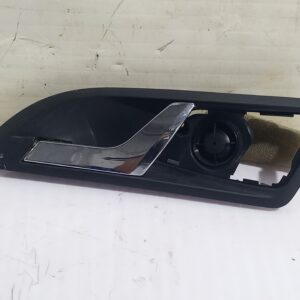 maneta_interior_trasera_izquierda_1z0839247_skoda_yeti_active