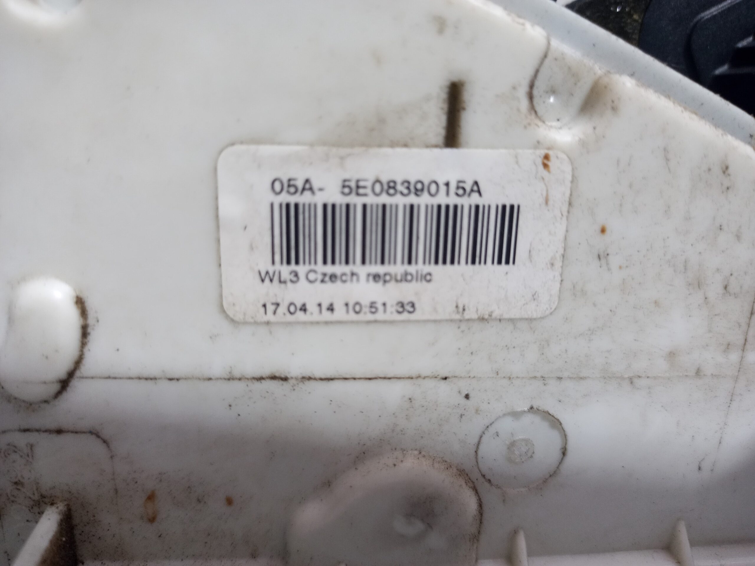 cerradura_puerta_trasera_izquierda_5e0839015a_skoda_yeti_active