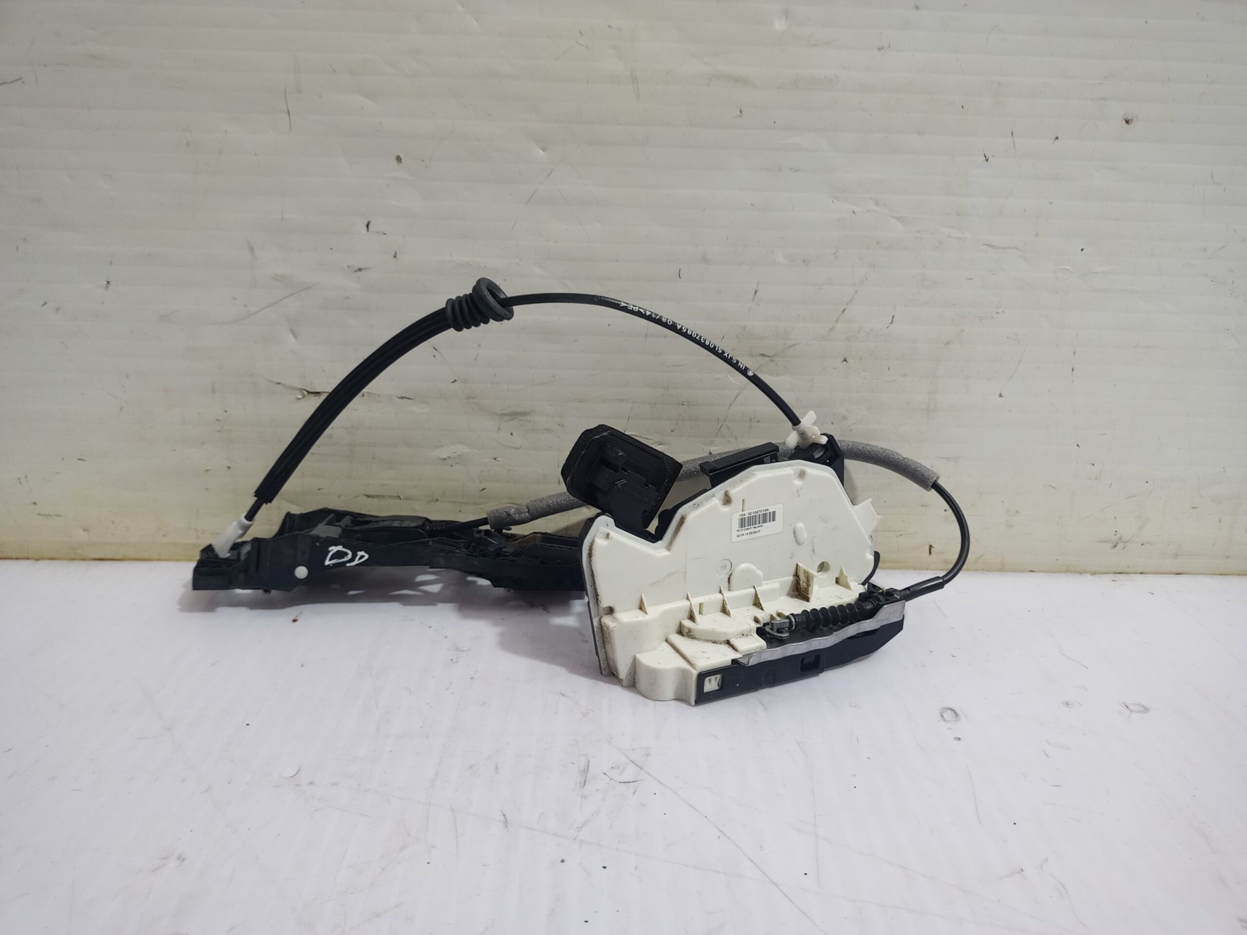 cerradura_puerta_delantera_derecha_5e1837016a_skoda_yeti_active