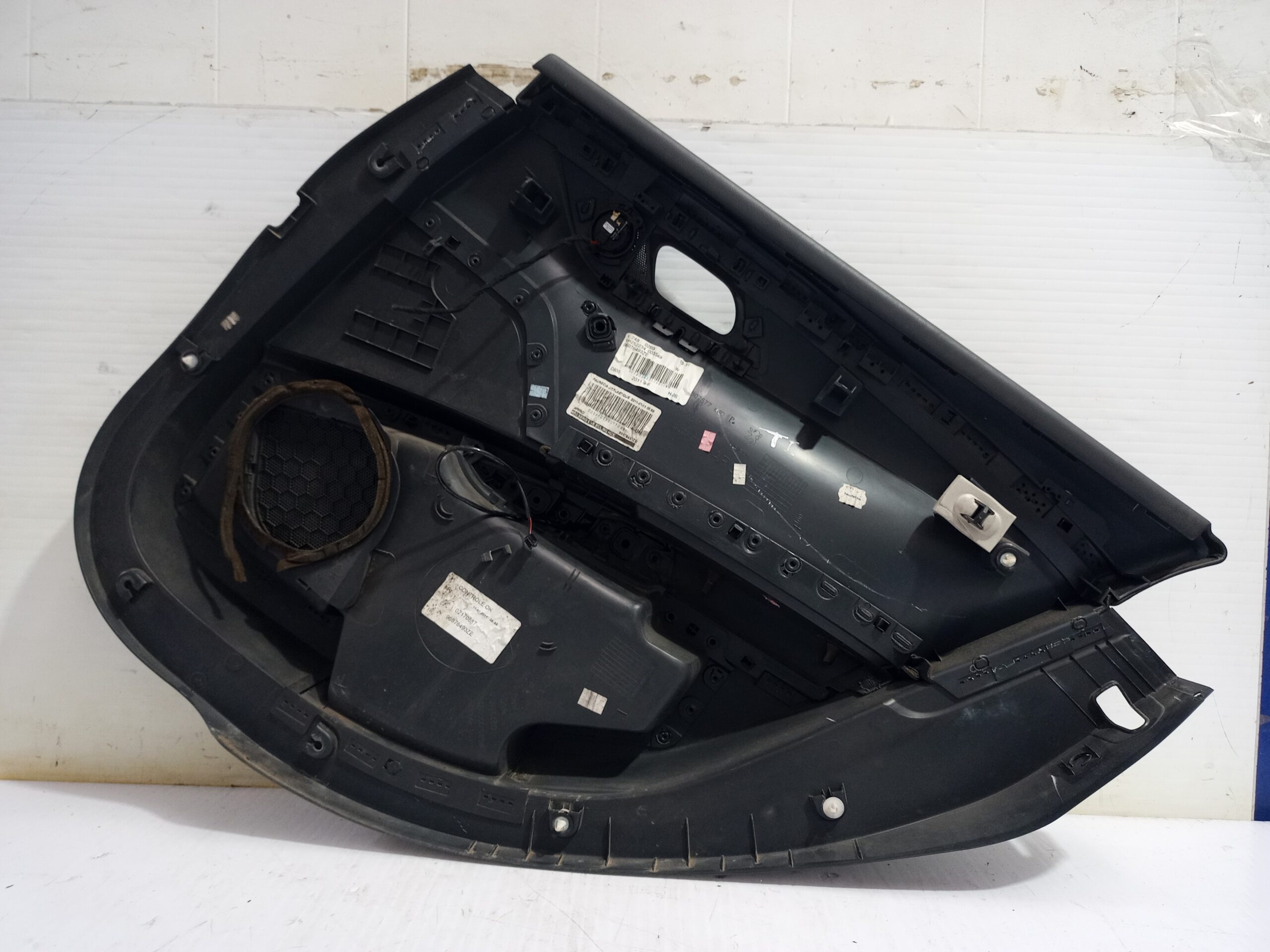 guarnecido_puerta_trasera_izquierda_g2231004_peugeot_508_allure