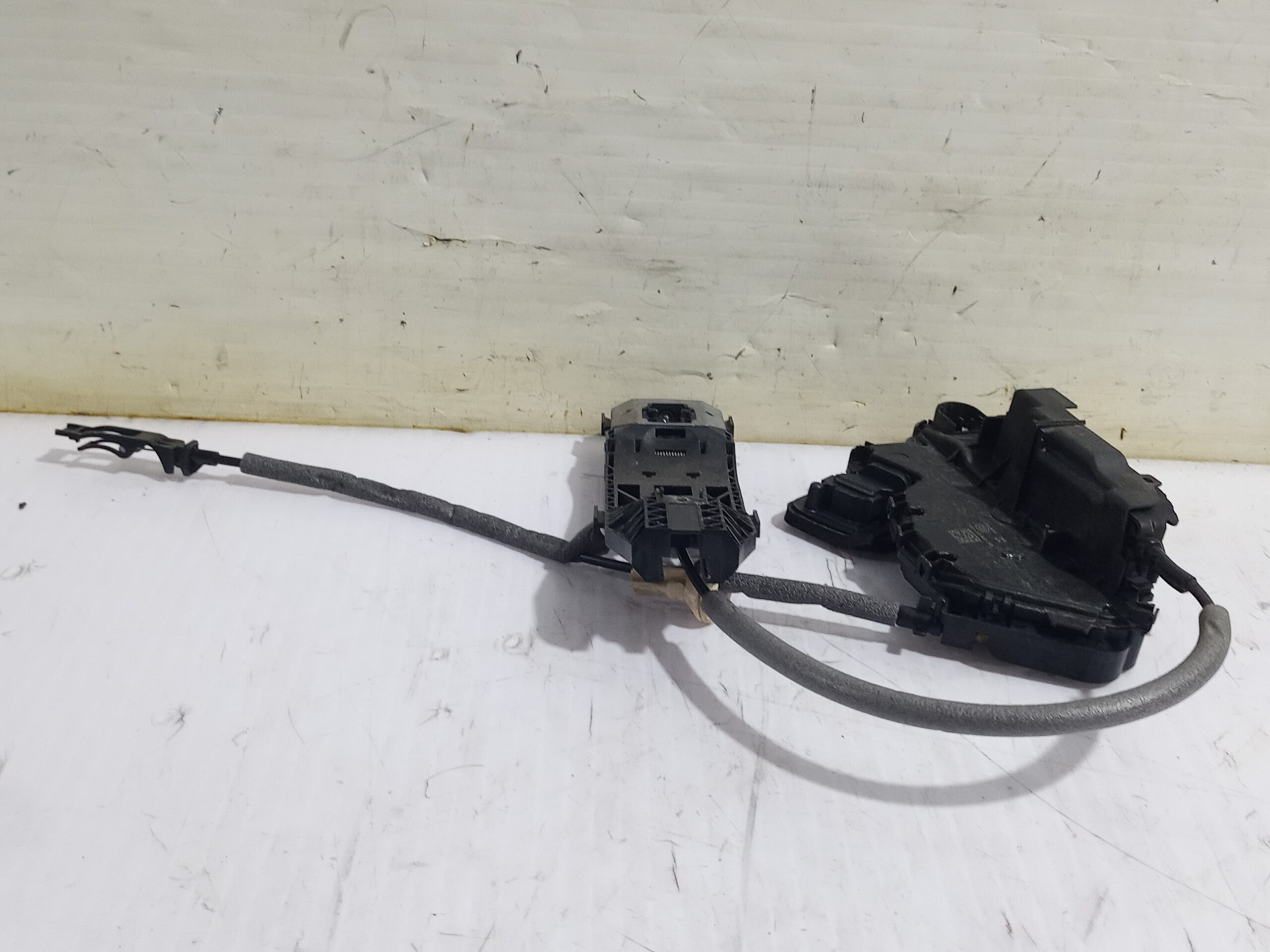 cerradura_puerta_delantera_izquierda_5tb837015_volkswagen_golf_vii_lim_5g1_comfortline_bluemotion