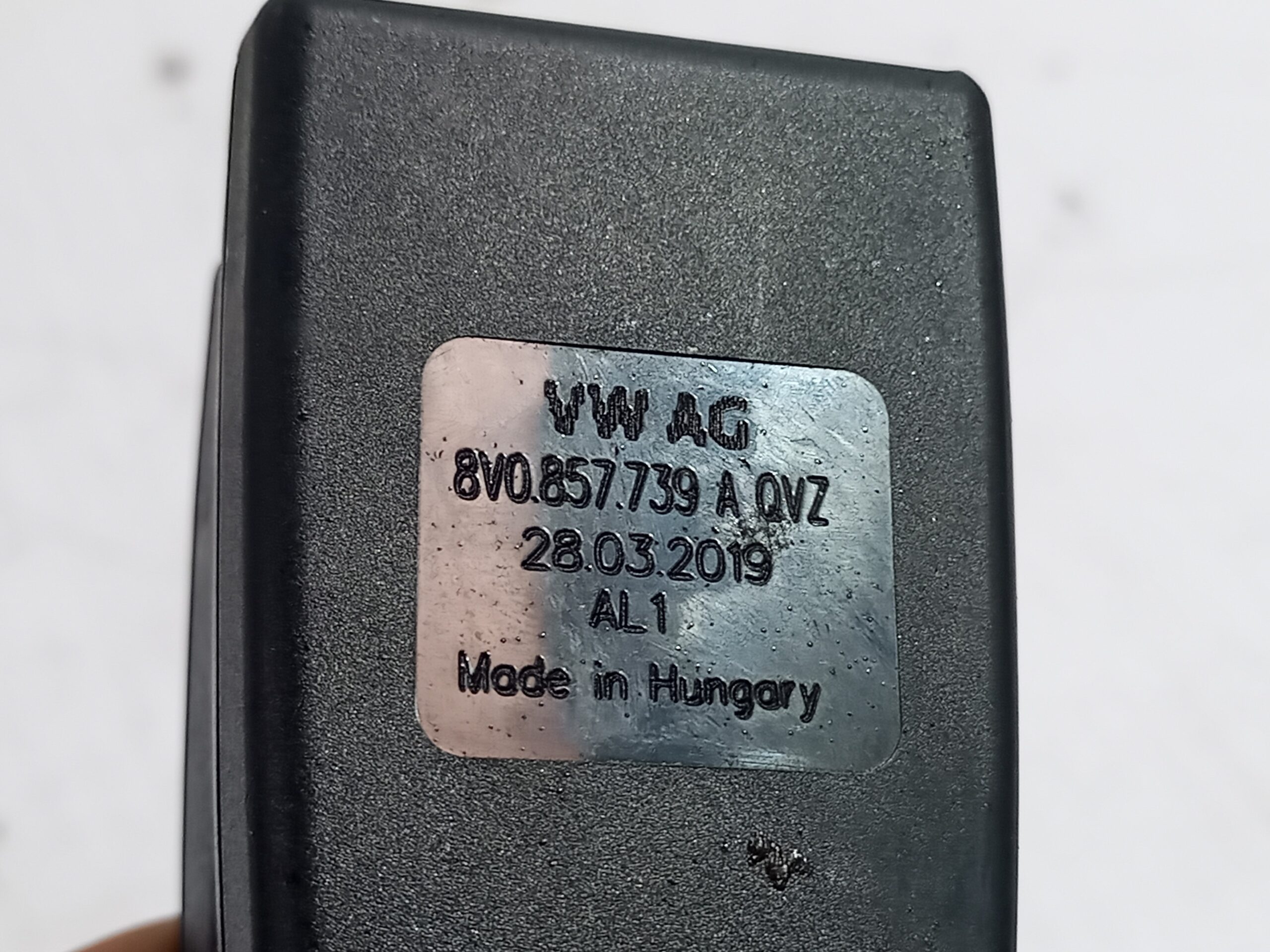 enganche_cinturon_trasero_izquierdo_8v0857739_volkswagen_golf_vii_lim_5g1_comfortline_bluemotion