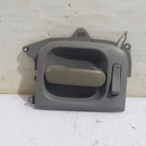 maneta_interior_lateral_izquierda_k53a73330_kia_carnival_ii_2_9_crdi_lx