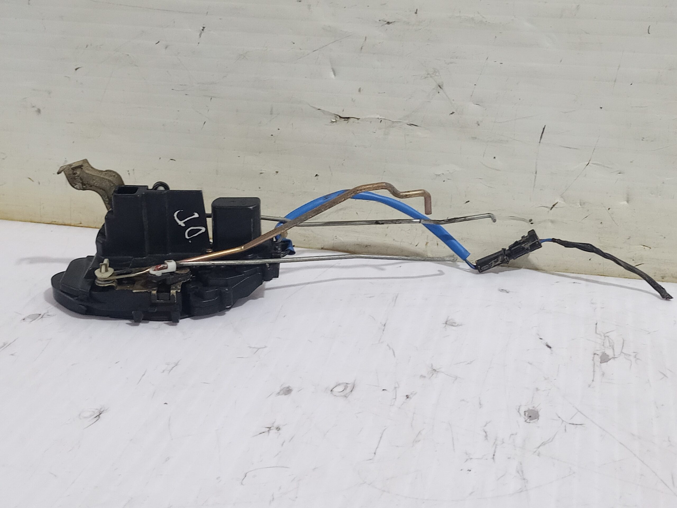 cerradura_puerta_delantera_derecha_k53a58310a_kia_carnival_ii_2_9_crdi_lx