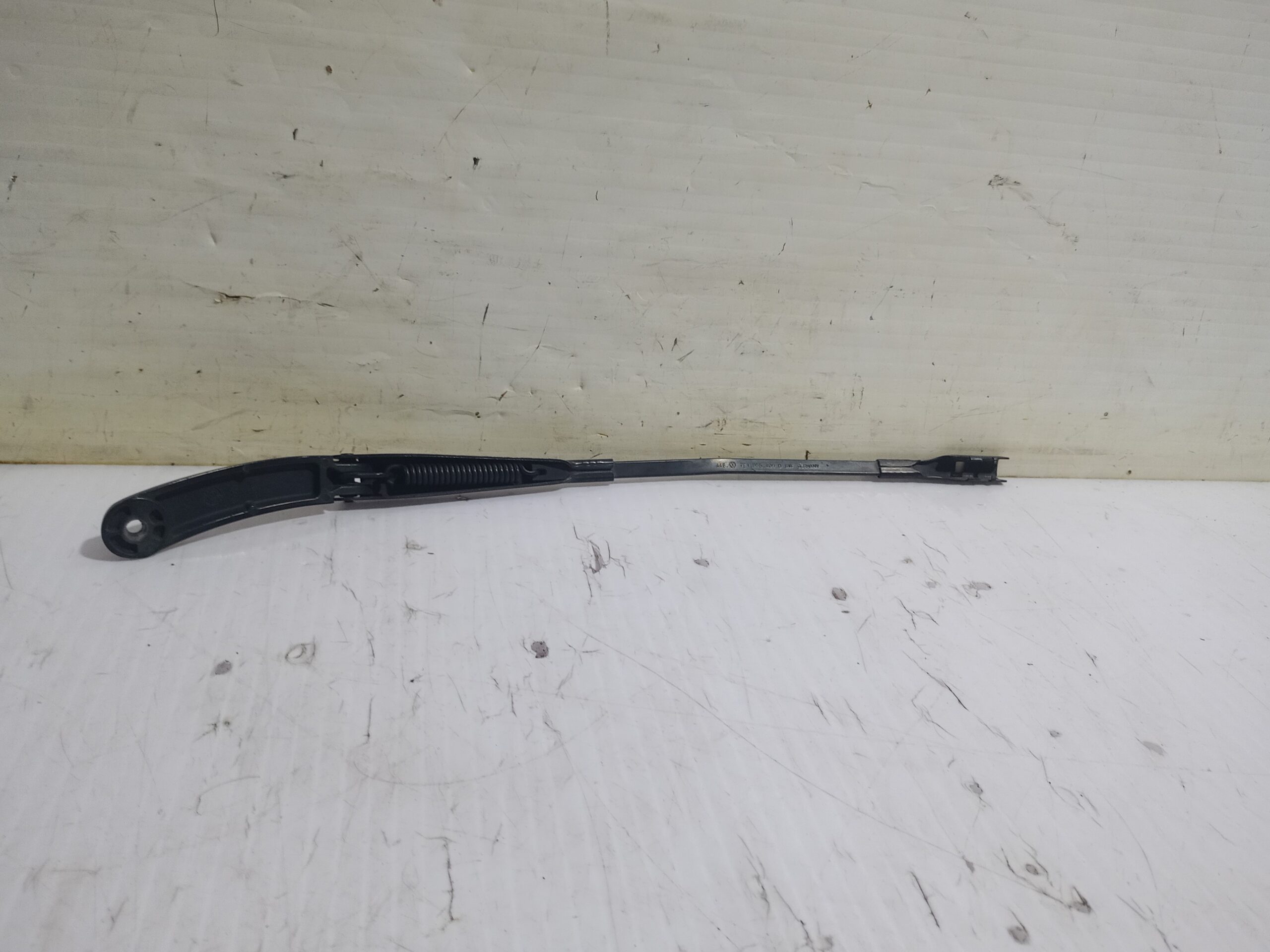 brazo_limpia_delantero_izquierdo_7e1955409d_volkswagen_transporter_t6_t6_caravelle_trendline