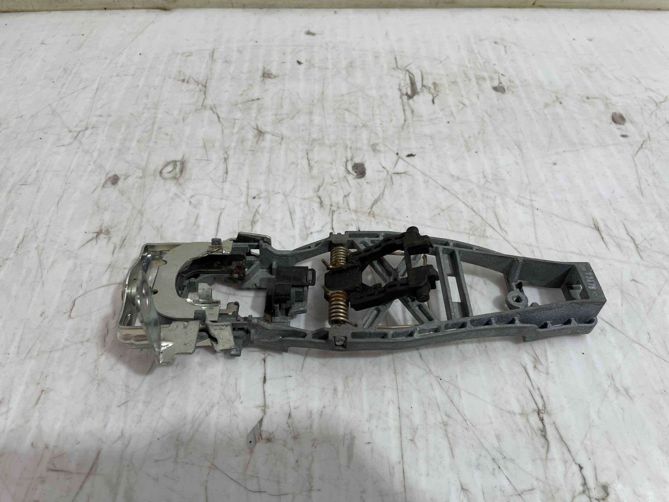 maneta_exterior_delantera_izquierda_7e0837885c_volkswagen_transporter_t6_t6_caravelle_trendline