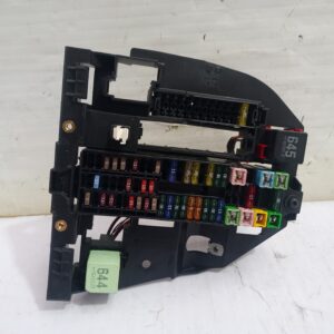 caja_reles_fusibles_7e0919317_volkswagen_transporter_t6_t6_caravelle_trendline