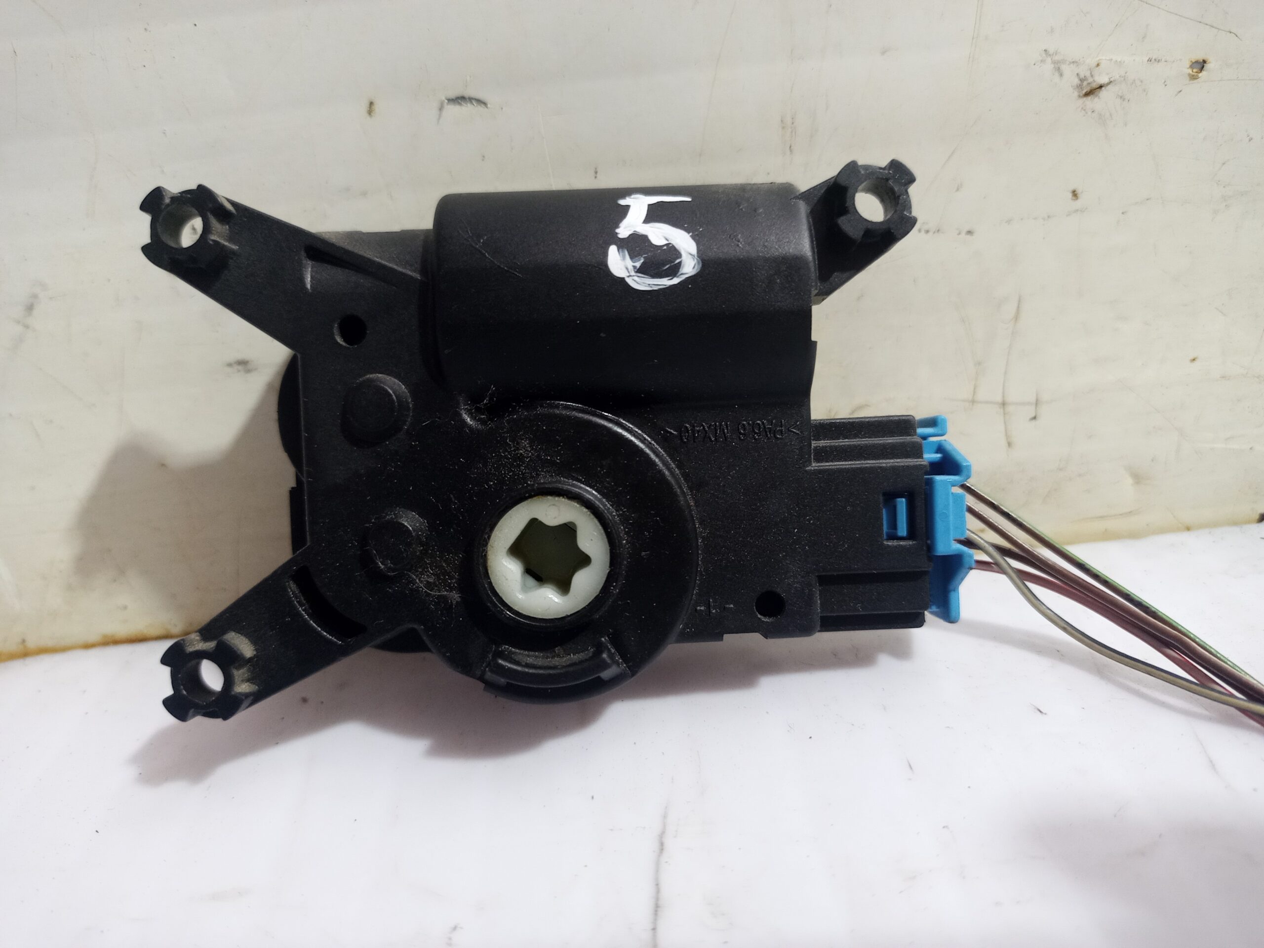 motor_apertura_trampilla_52411483r09_volkswagen_transporter_t6_t6_caravelle_trendline