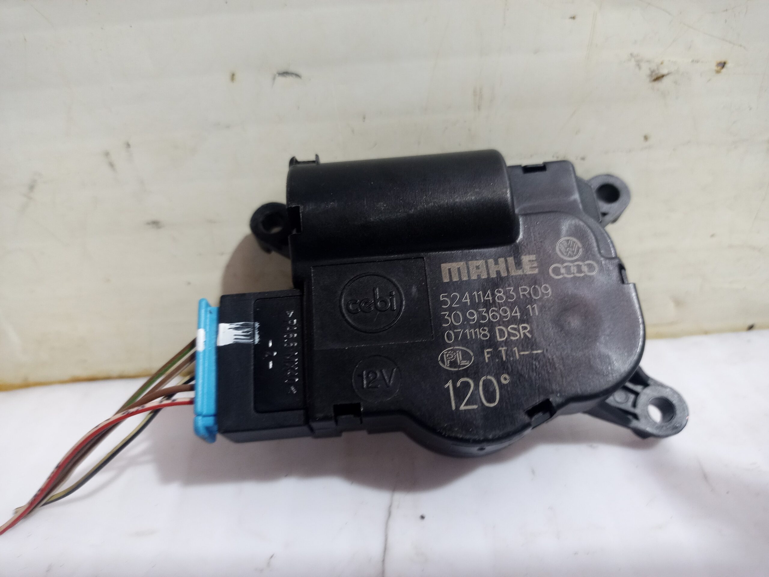 motor_apertura_trampilla_52411483r09_volkswagen_transporter_t6_t6_caravelle_trendline