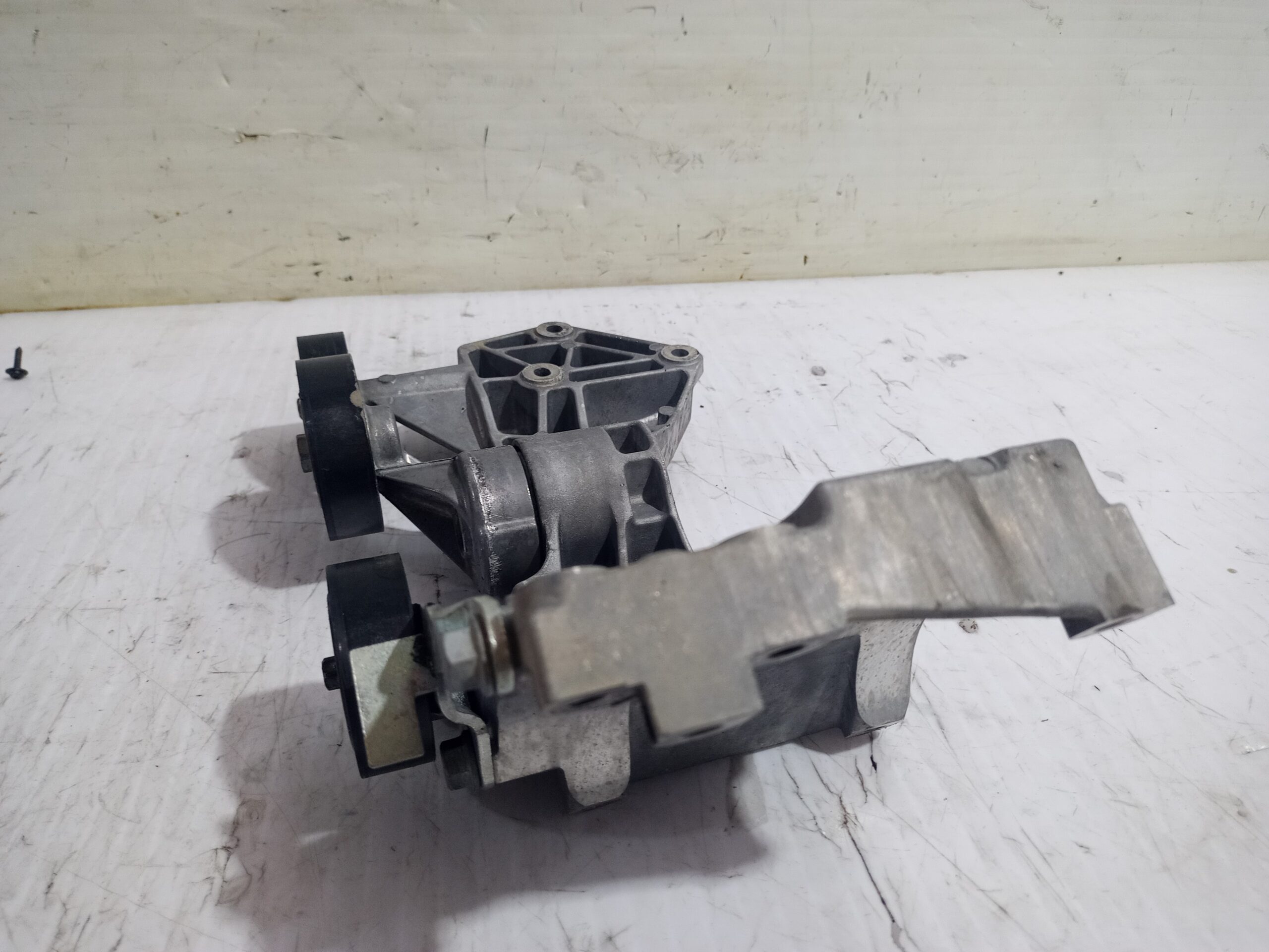 soporte_alternador_a6402002770_mercedes_benz_clase_a_w169_a_200_cdi_169_008