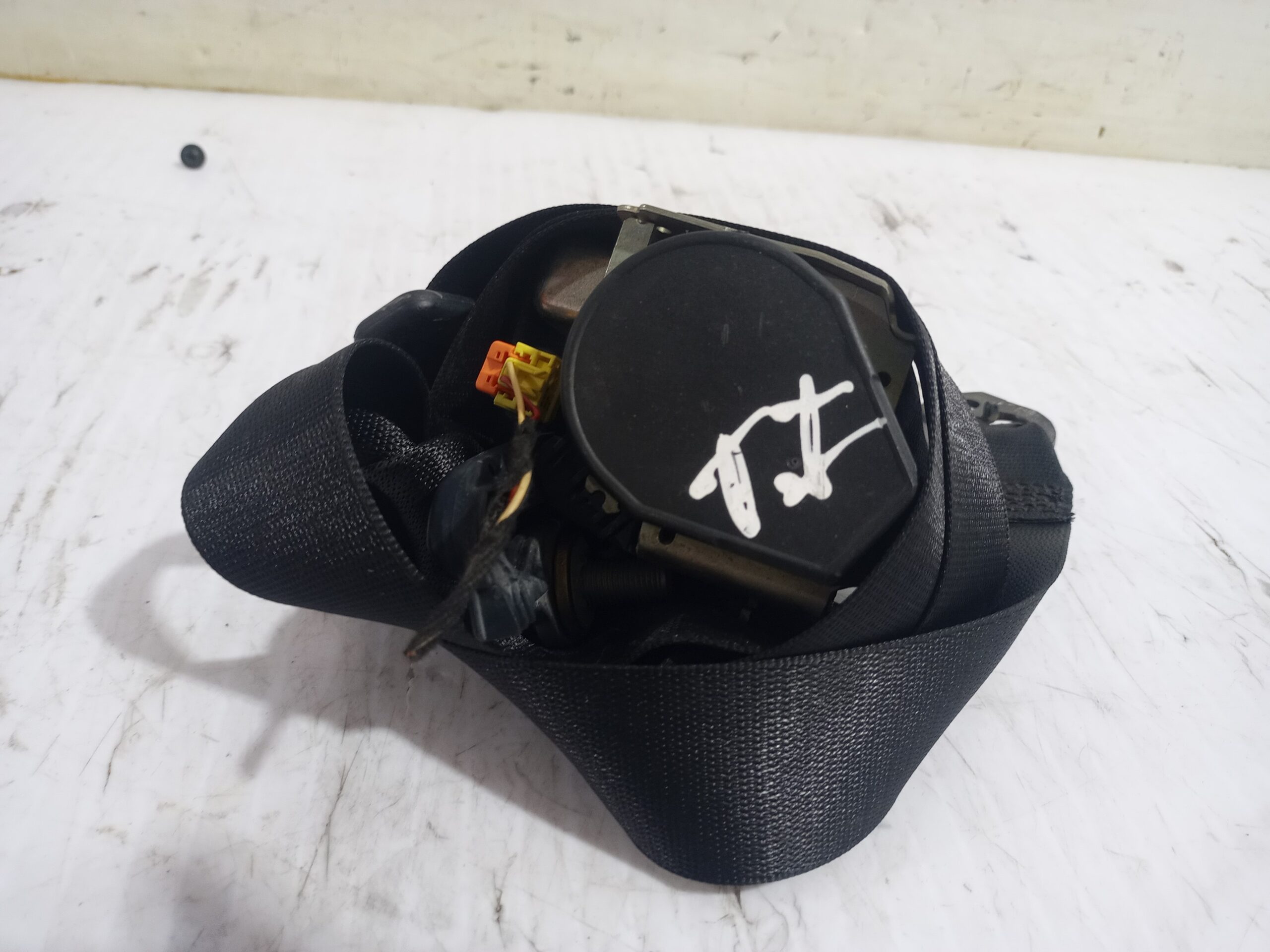 cinturon_de_seguridad_trasero_izquierdo_a1698600585_mercedes_benz_clase_a_w169_a_200_cdi_169_008