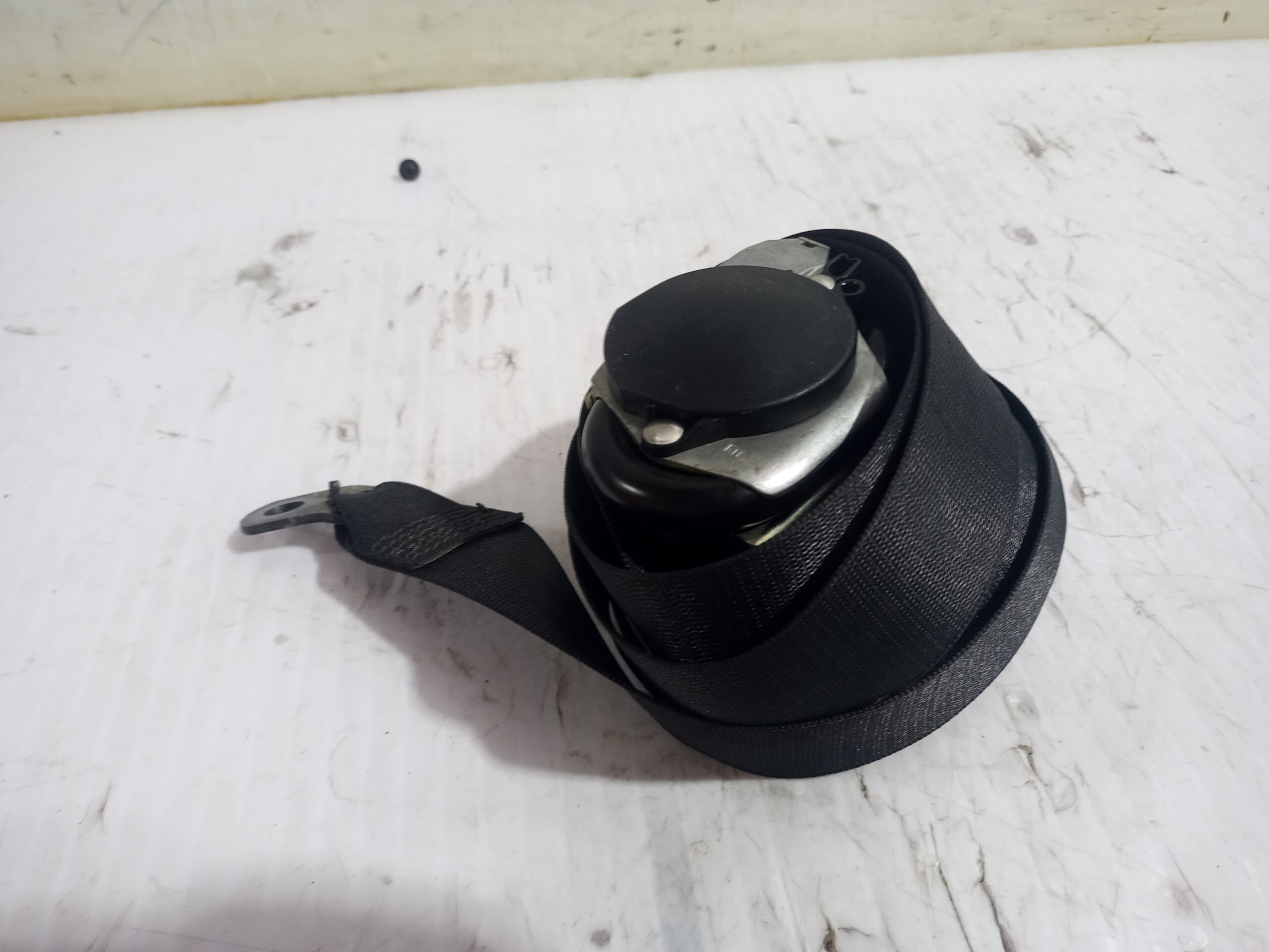 cinturon_de_seguridad_trasero_izquierdo_a1698600585_mercedes_benz_clase_a_w169_a_200_cdi_169_008