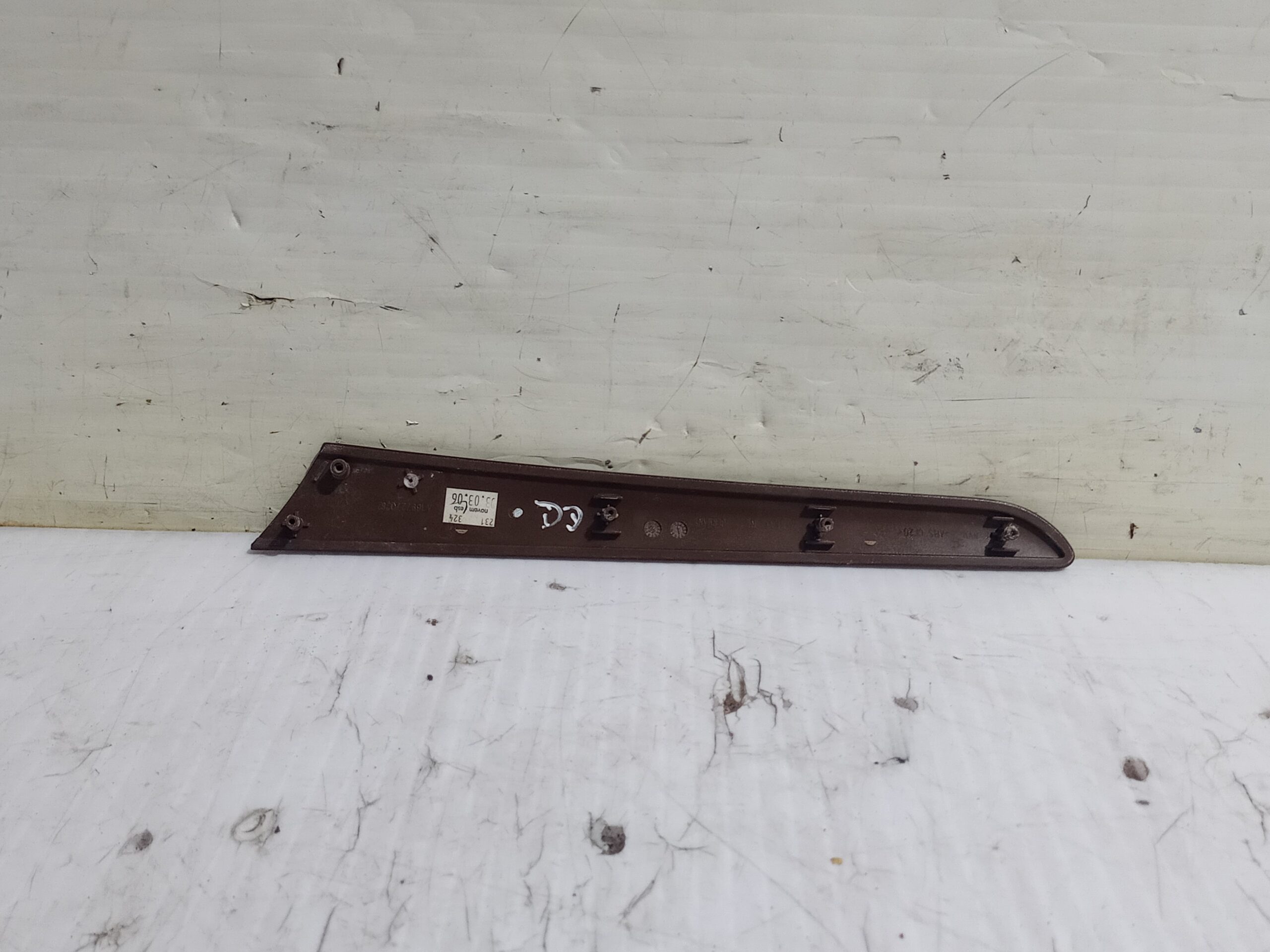 moldura_delantera_derecha_a1697270282_mercedes_benz_clase_a_w169_a_200_cdi_169_008