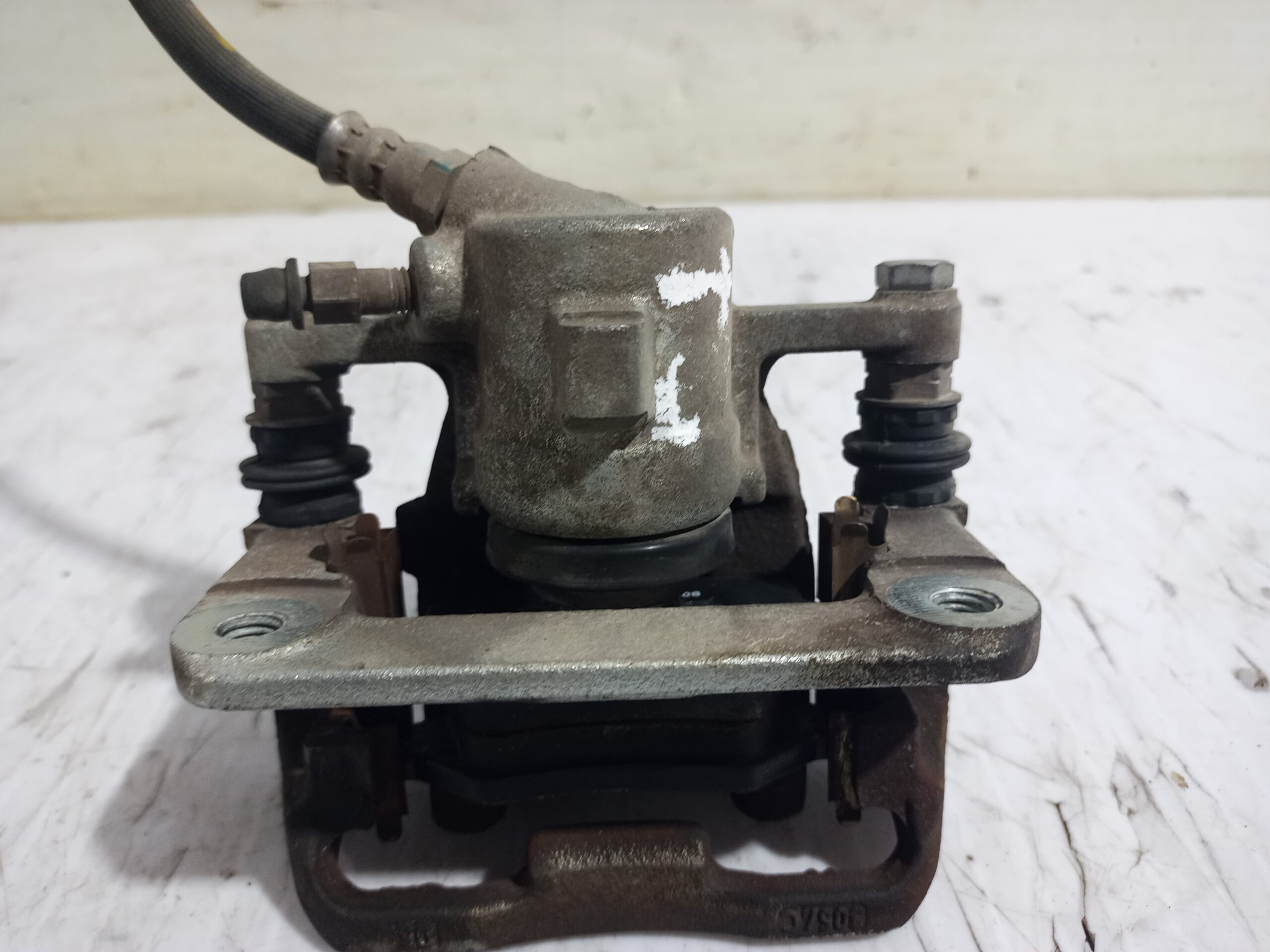 pinza_de_freno_trasera_izquierda_a1694200783_mercedes_benz_clase_a_w169_a_200_cdi_169_008