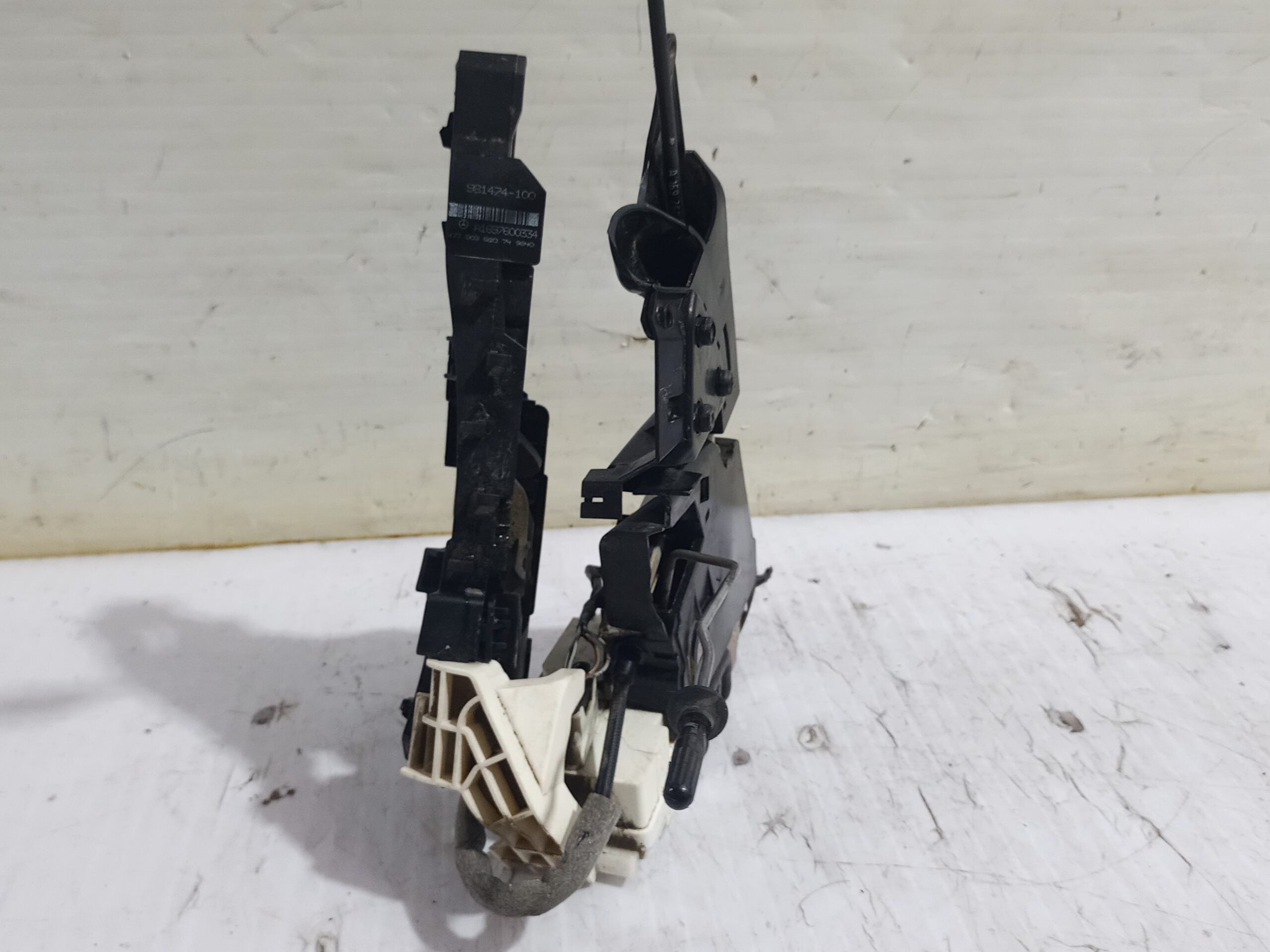 cerradura_puerta_trasera_izquierda_a1697301335_mercedes_benz_clase_a_w169_a_200_cdi_169_008