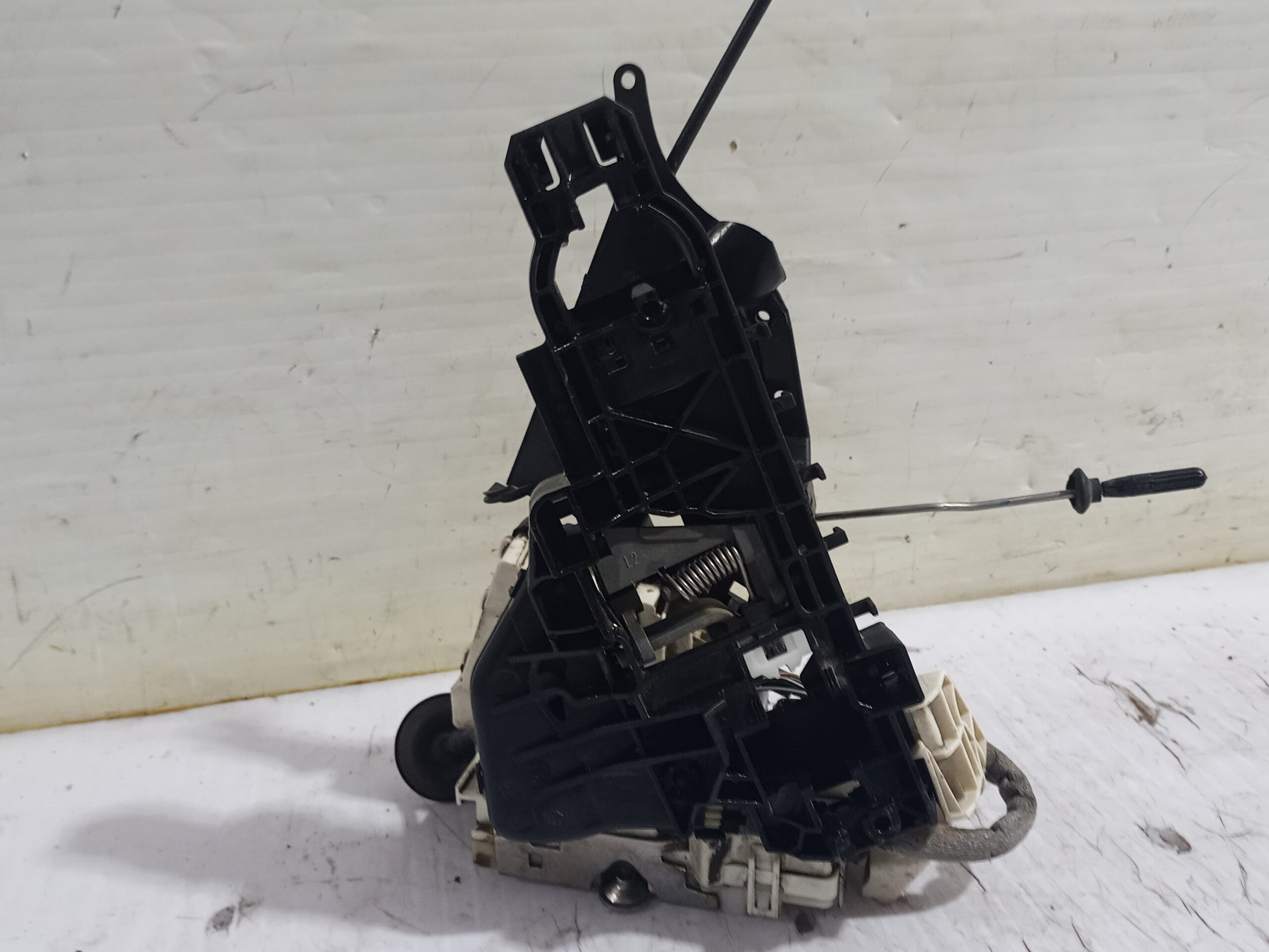 cerradura_puerta_trasera_izquierda_a1697301335_mercedes_benz_clase_a_w169_a_200_cdi_169_008