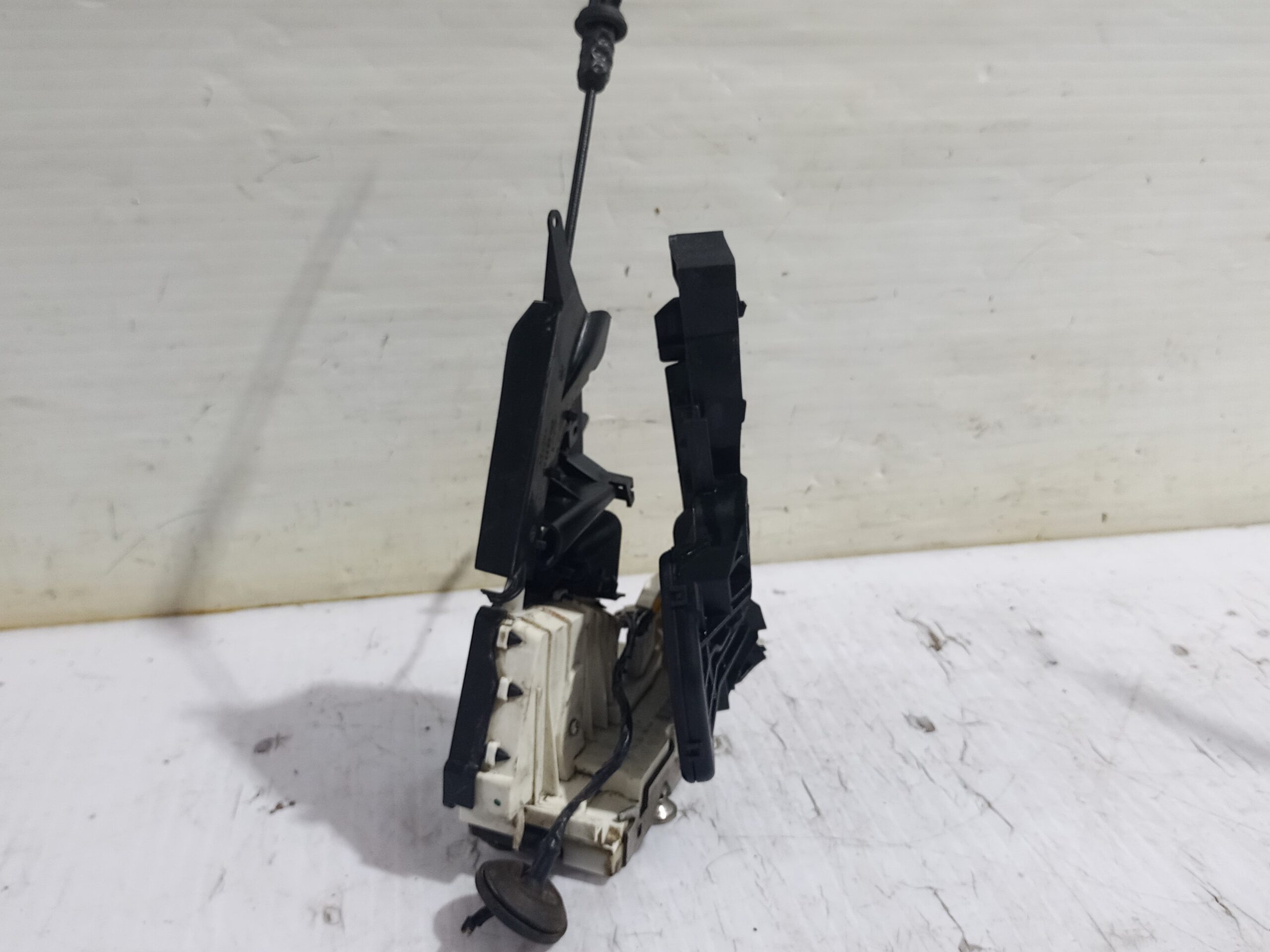 cerradura_puerta_trasera_izquierda_a1697301335_mercedes_benz_clase_a_w169_a_200_cdi_169_008