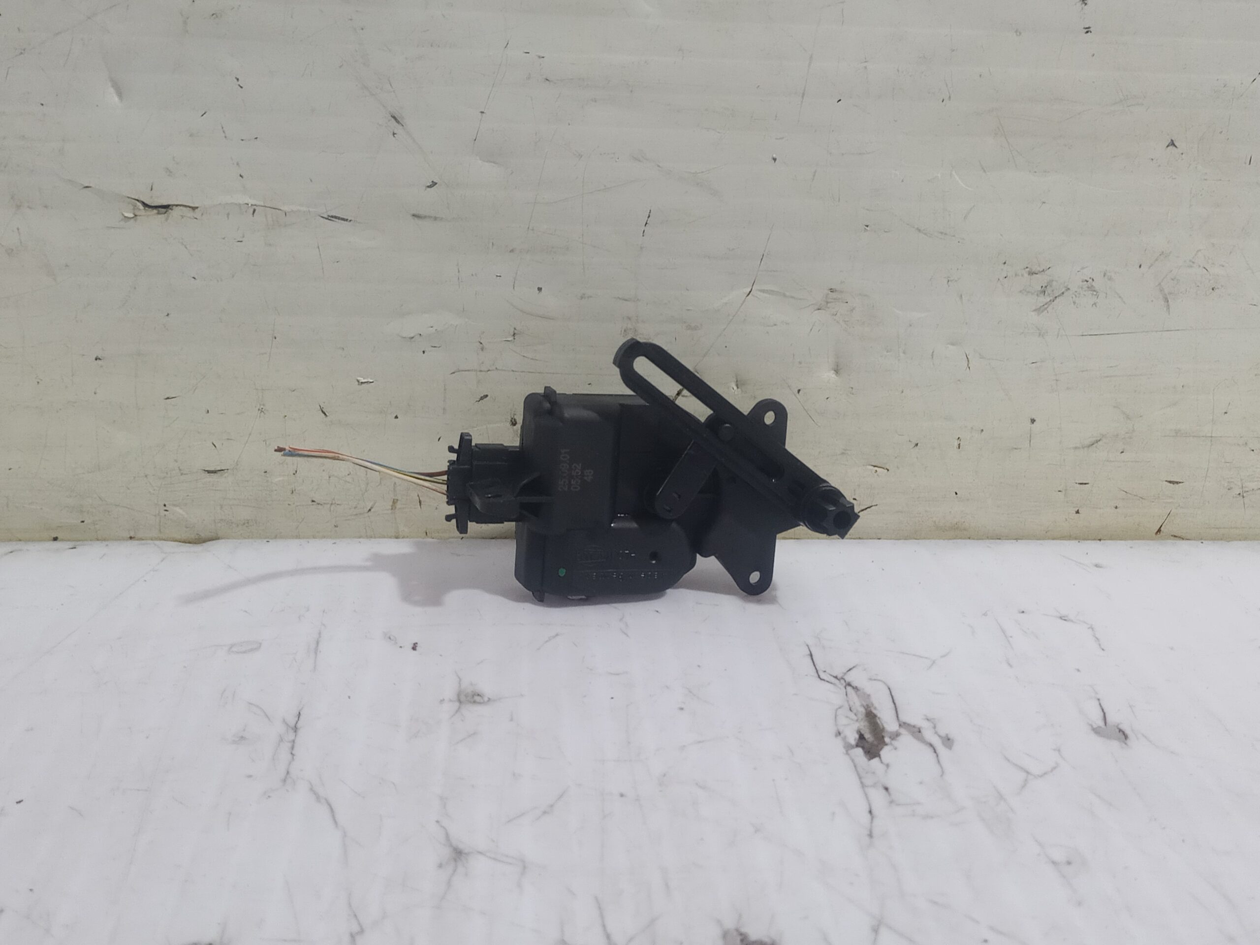 motor_apertura_trampilla_6nn00762600_seat_leon_1m1_stella