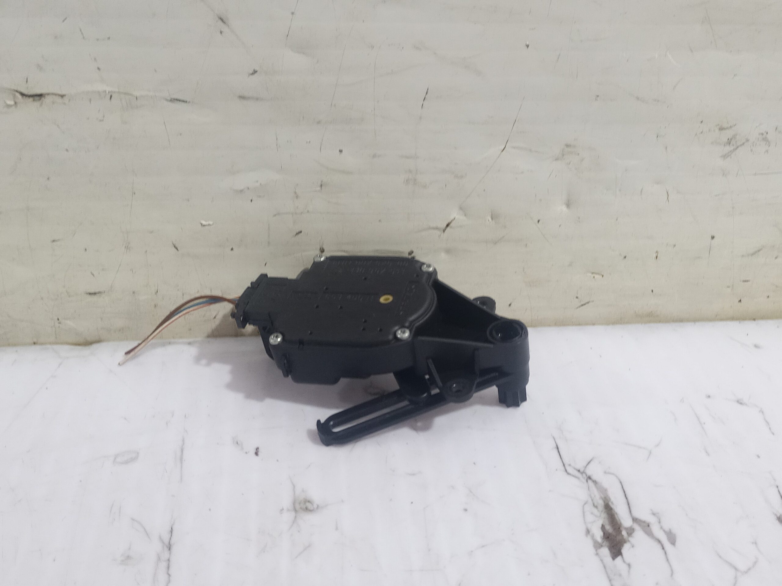 motor_apertura_trampilla_6nn00762600_seat_leon_1m1_stella