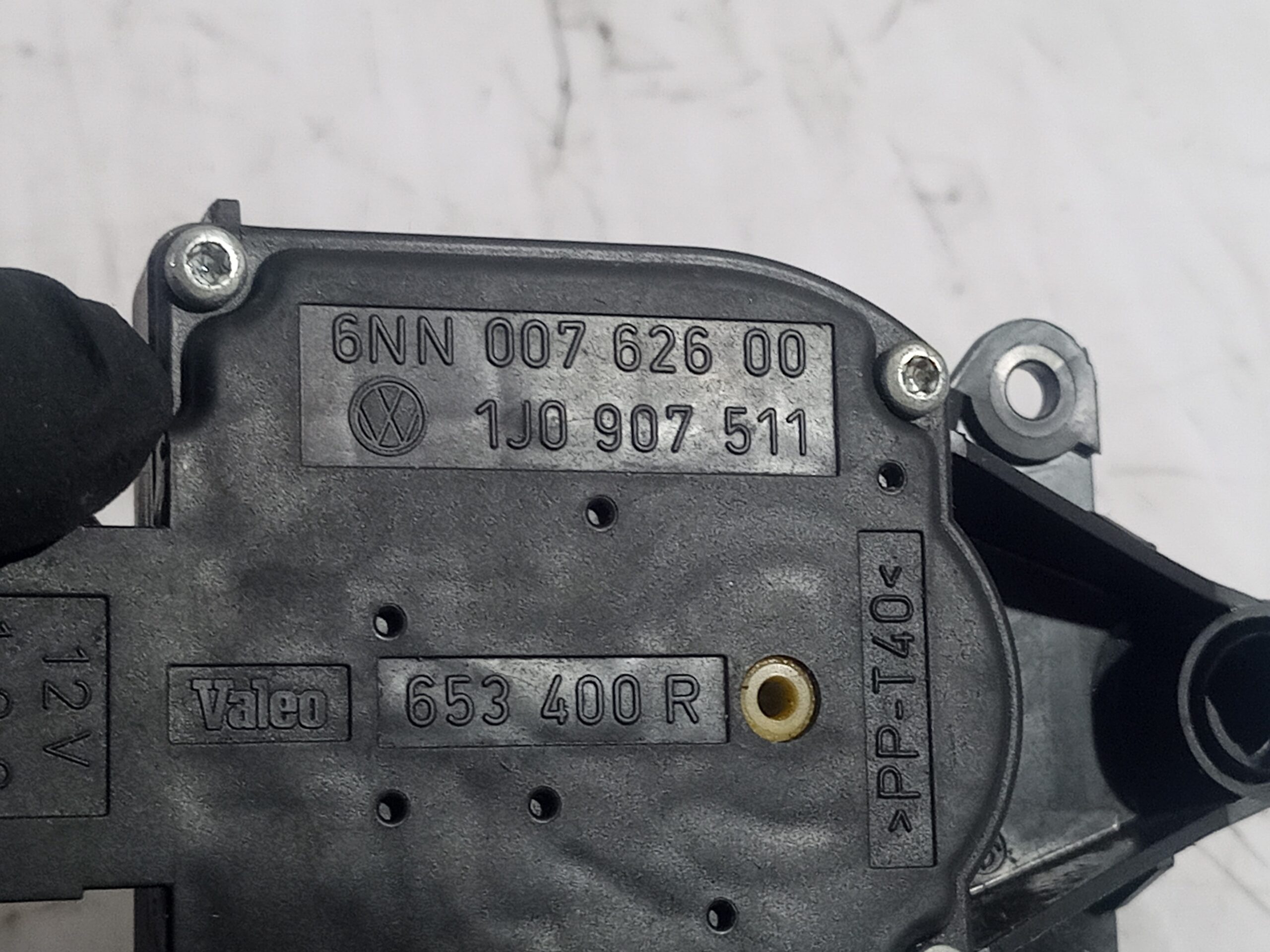 motor_apertura_trampilla_6nn00762600_seat_leon_1m1_stella