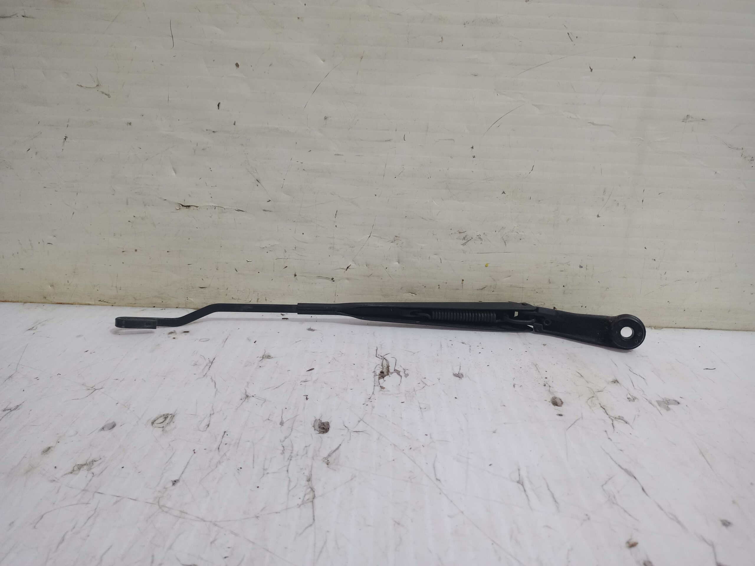 brazo_limpia_delantero_izquierdo_80008647_nissan_micra_k12e_sport