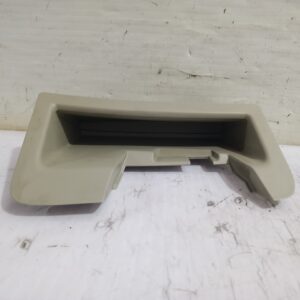 guantera_68962ax700_nissan_micra_k12e_sport