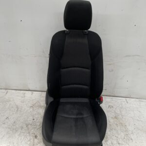 asiento_delantero_derecho_bje388680_mazda_3_lim_center_line