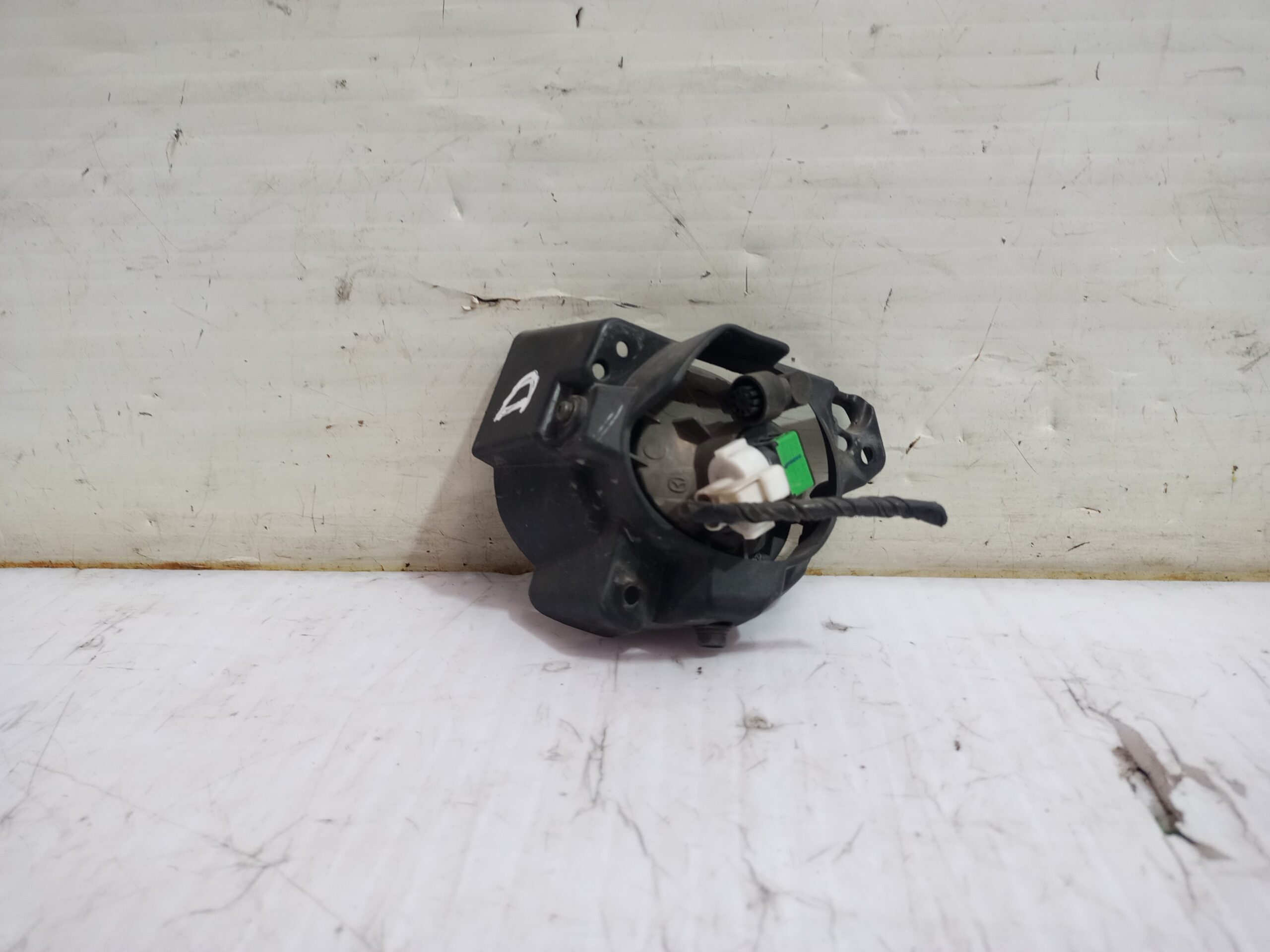 faro_antiniebla_derecho_11441977_mazda_3_lim_center_line