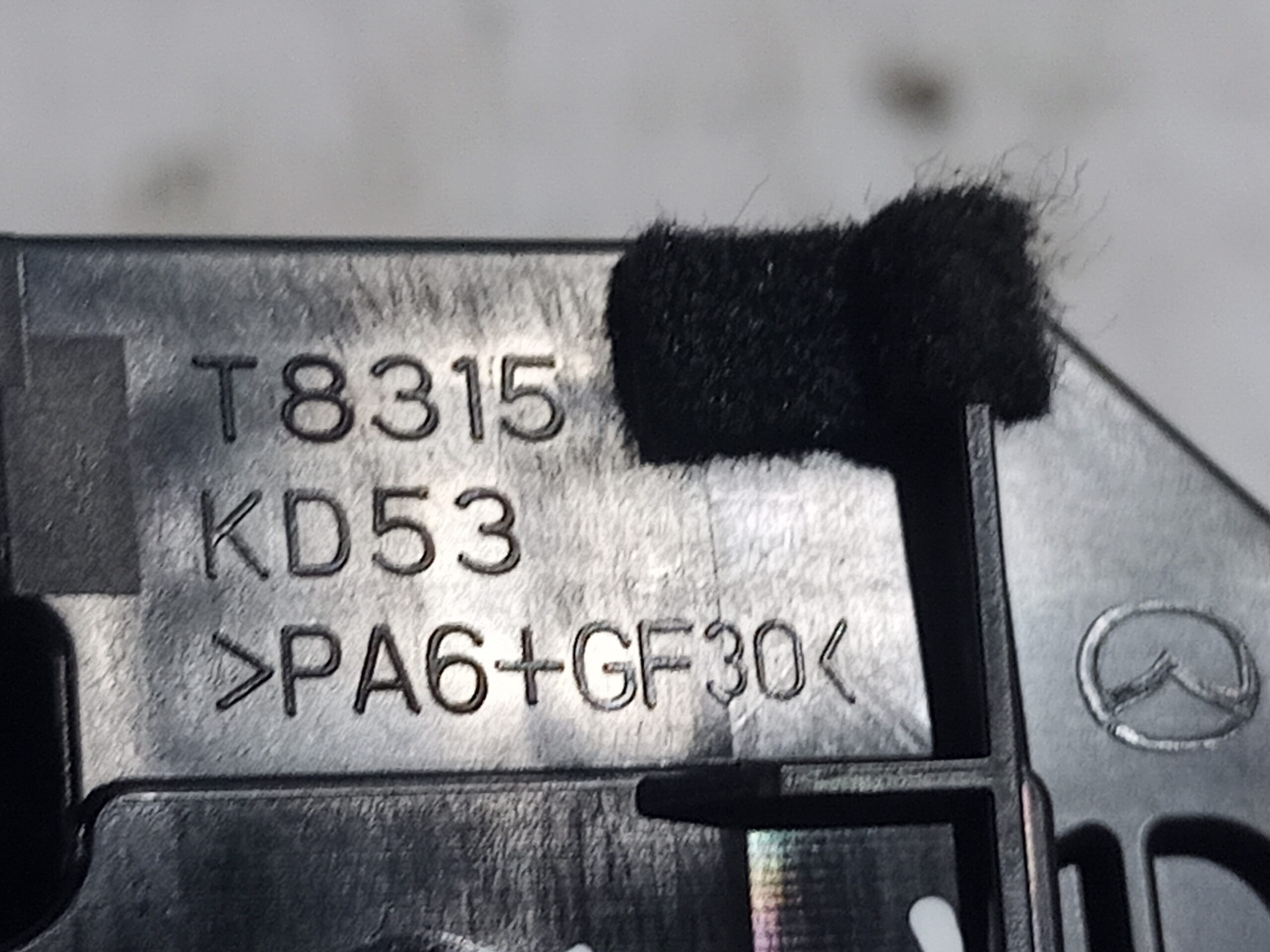 maneta_interior_trasera_izquierda_t8315kd53_mazda_3_lim_center_line