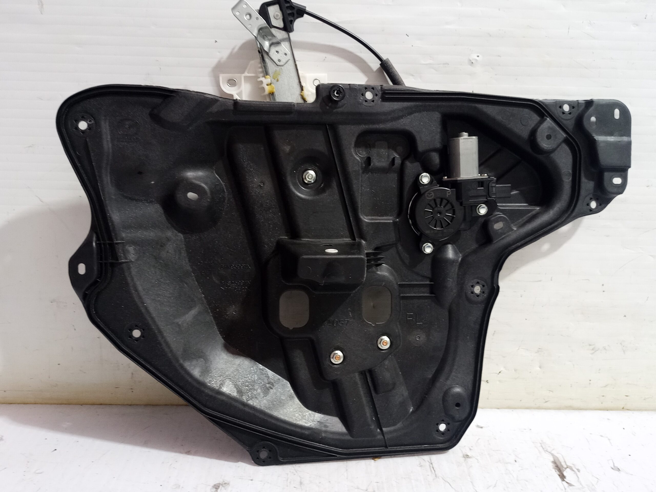 elevalunas_delantero_izquierdo_bhs25997x_mazda_3_lim_center_line