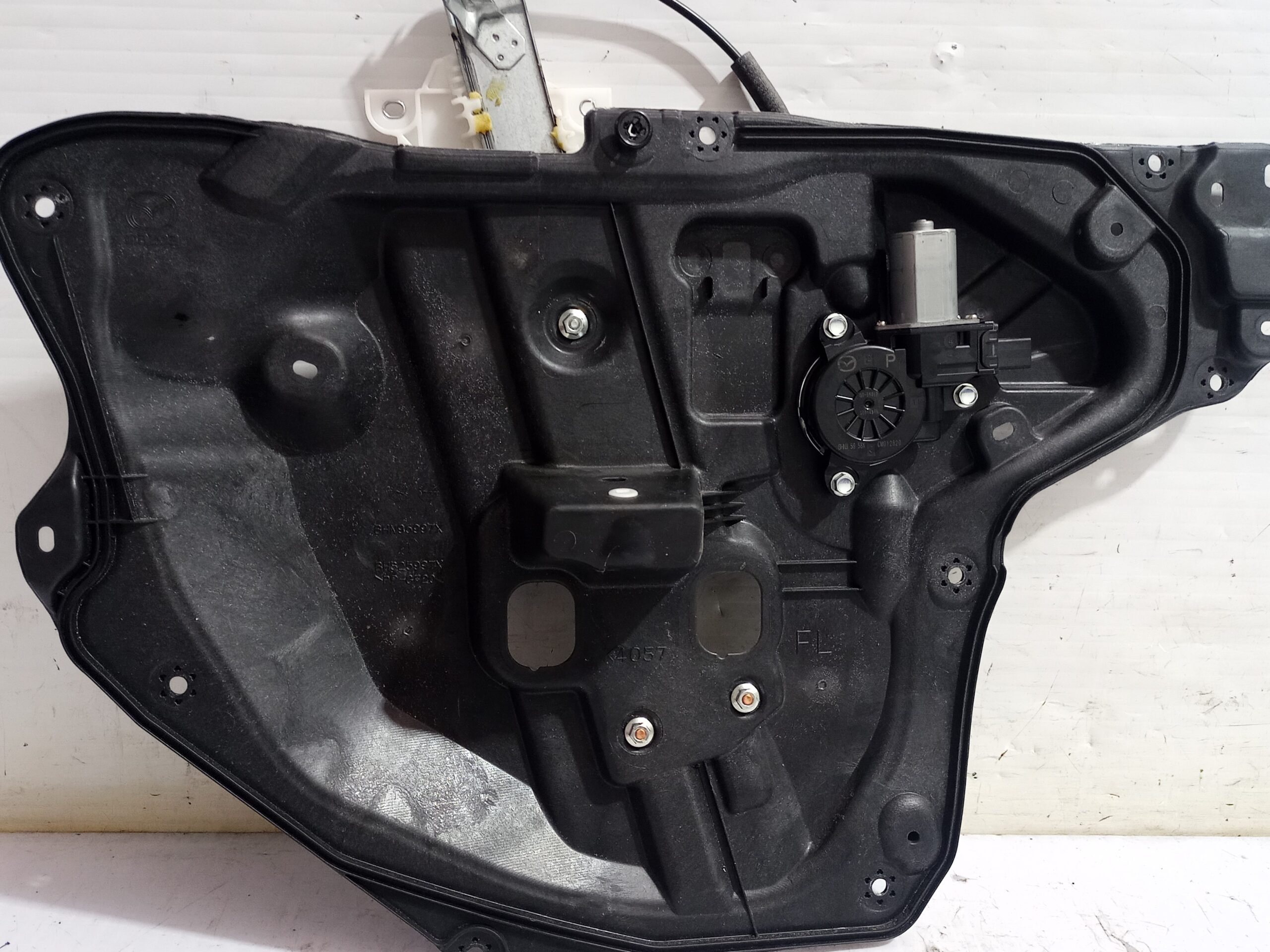 elevalunas_delantero_izquierdo_bhs25997x_mazda_3_lim_center_line