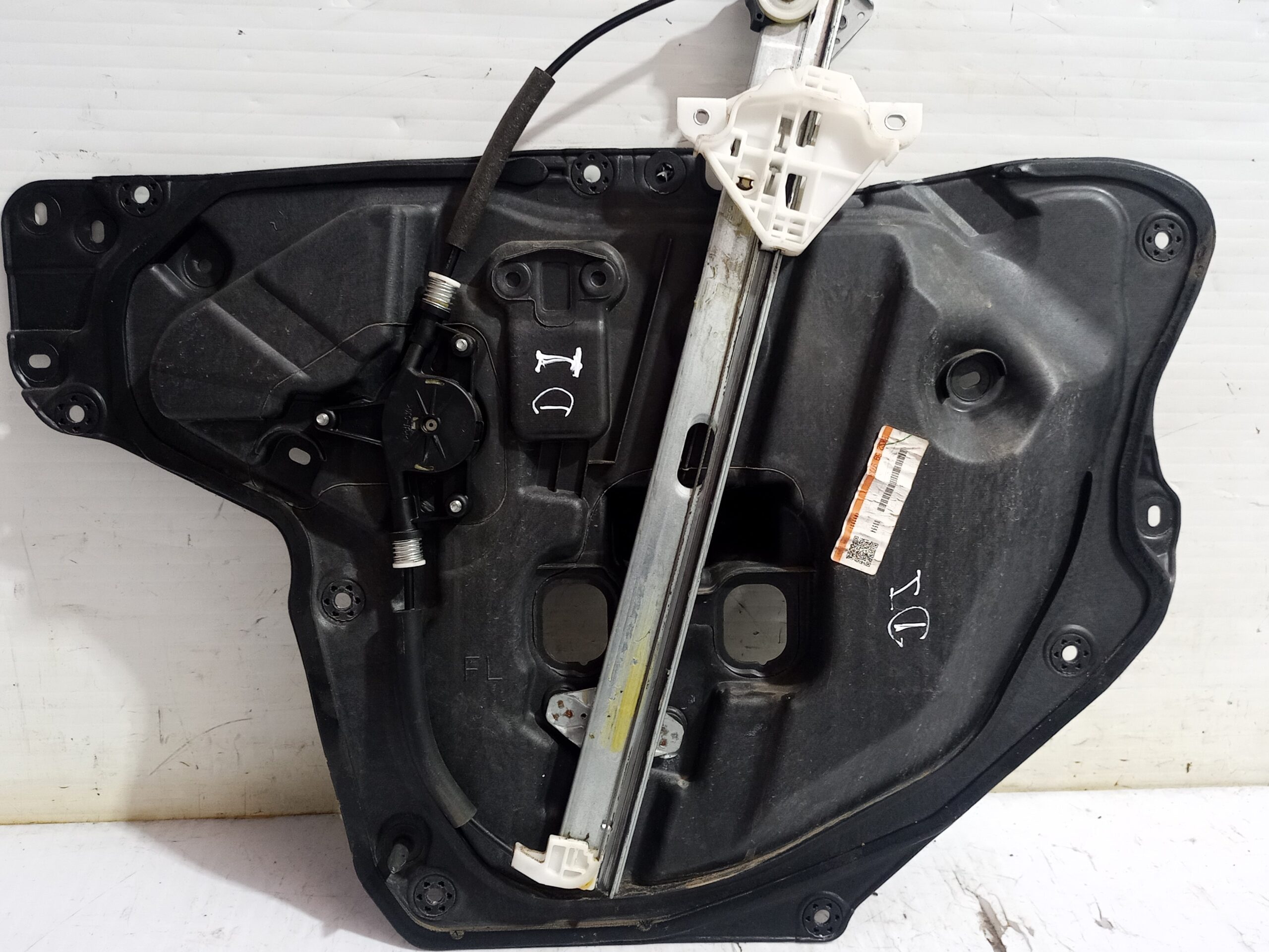 elevalunas_delantero_izquierdo_bhs25997x_mazda_3_lim_center_line