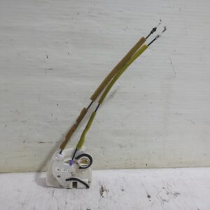 cerradura_puerta_delantera_derecha_bhs258310a_mazda_3_lim_center_line