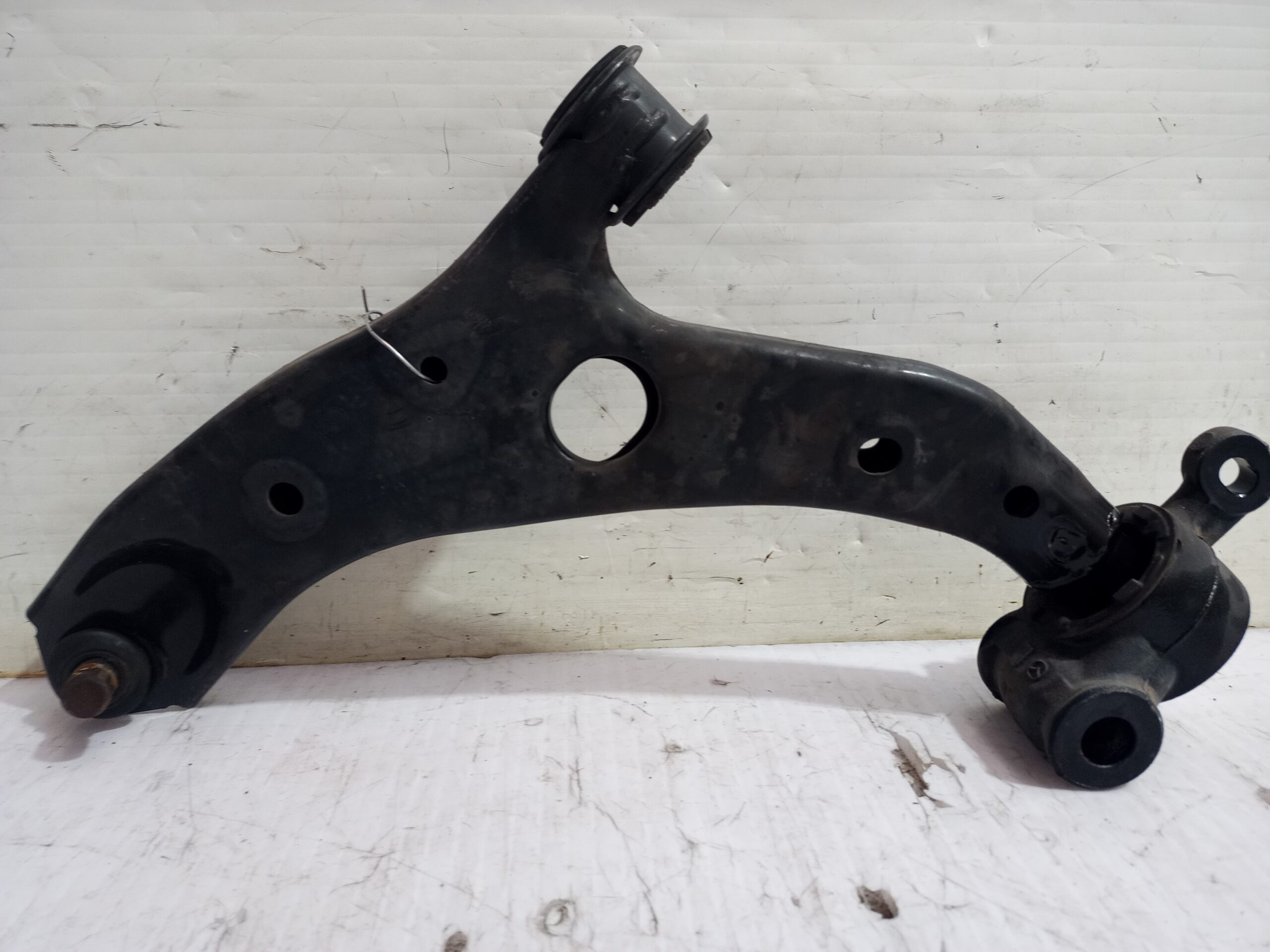 brazo_suspension_delantero_izquierdo_b60p34350_mazda_3_lim_center_line