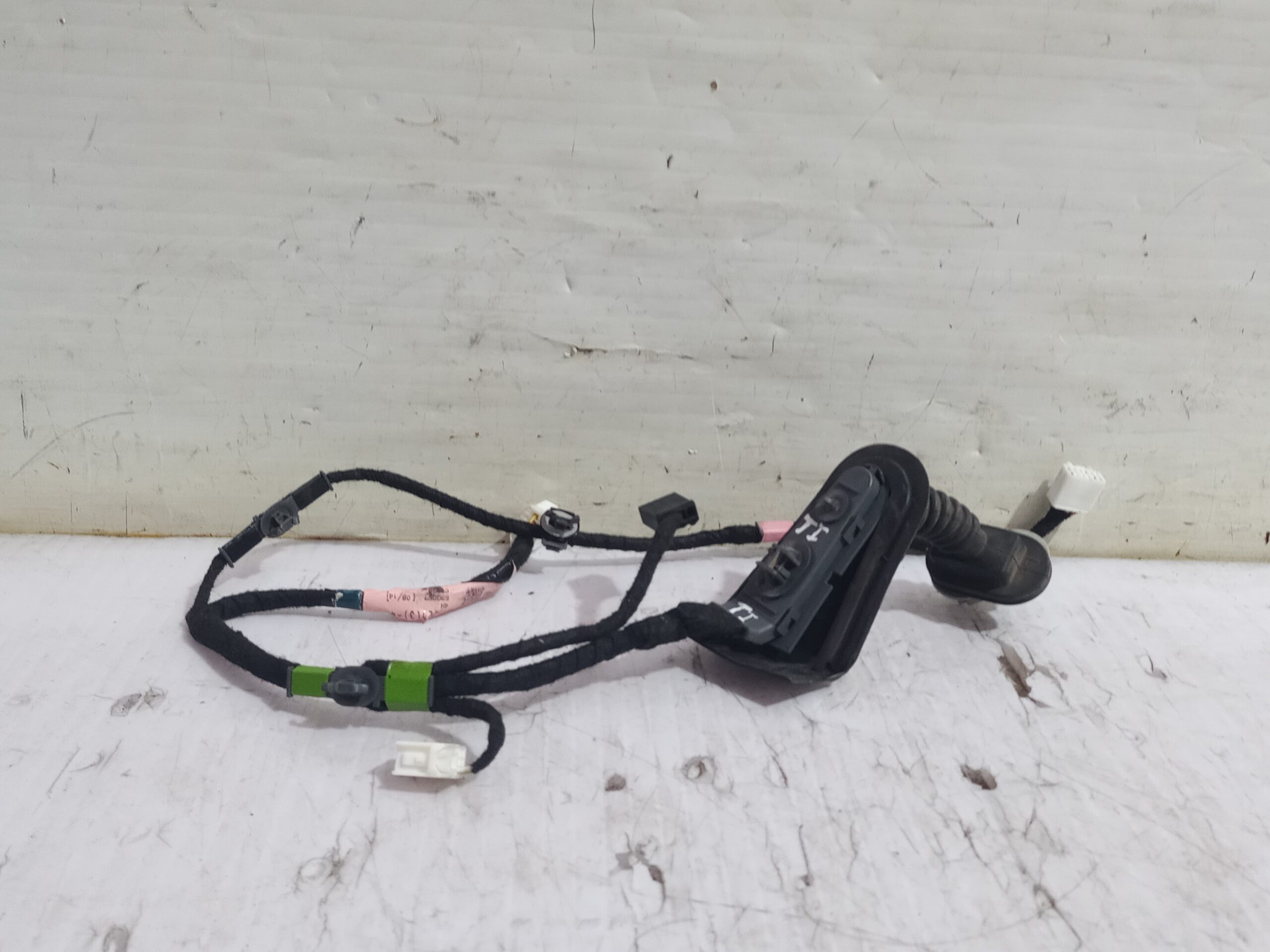 cableado_puerta_bhn967220_mazda_3_lim_center_line