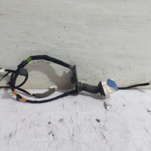 cableado_puerta_bhs267200a_mazda_3_lim_center_line