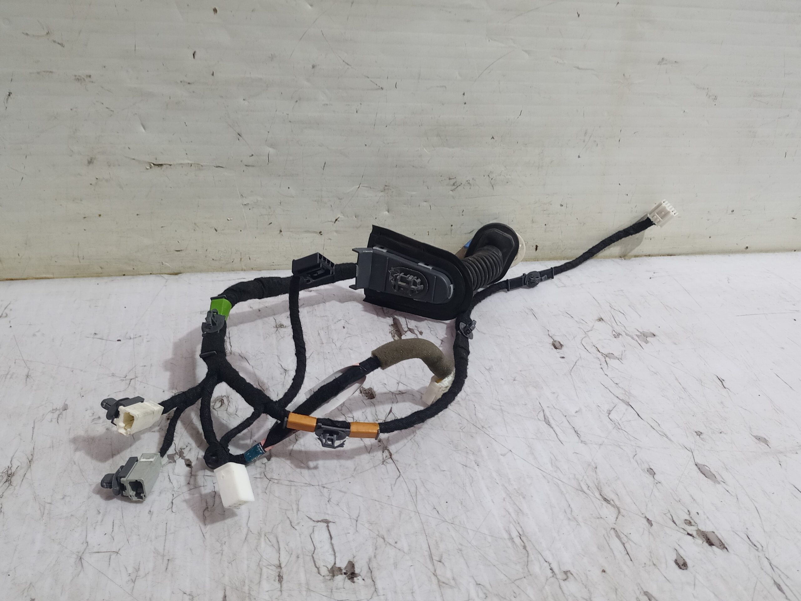 cableado_puerta_bhs267200a_mazda_3_lim_center_line