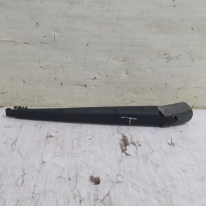 brazo_limpia_trasero_ghp967421_mazda_3_lim_center_line