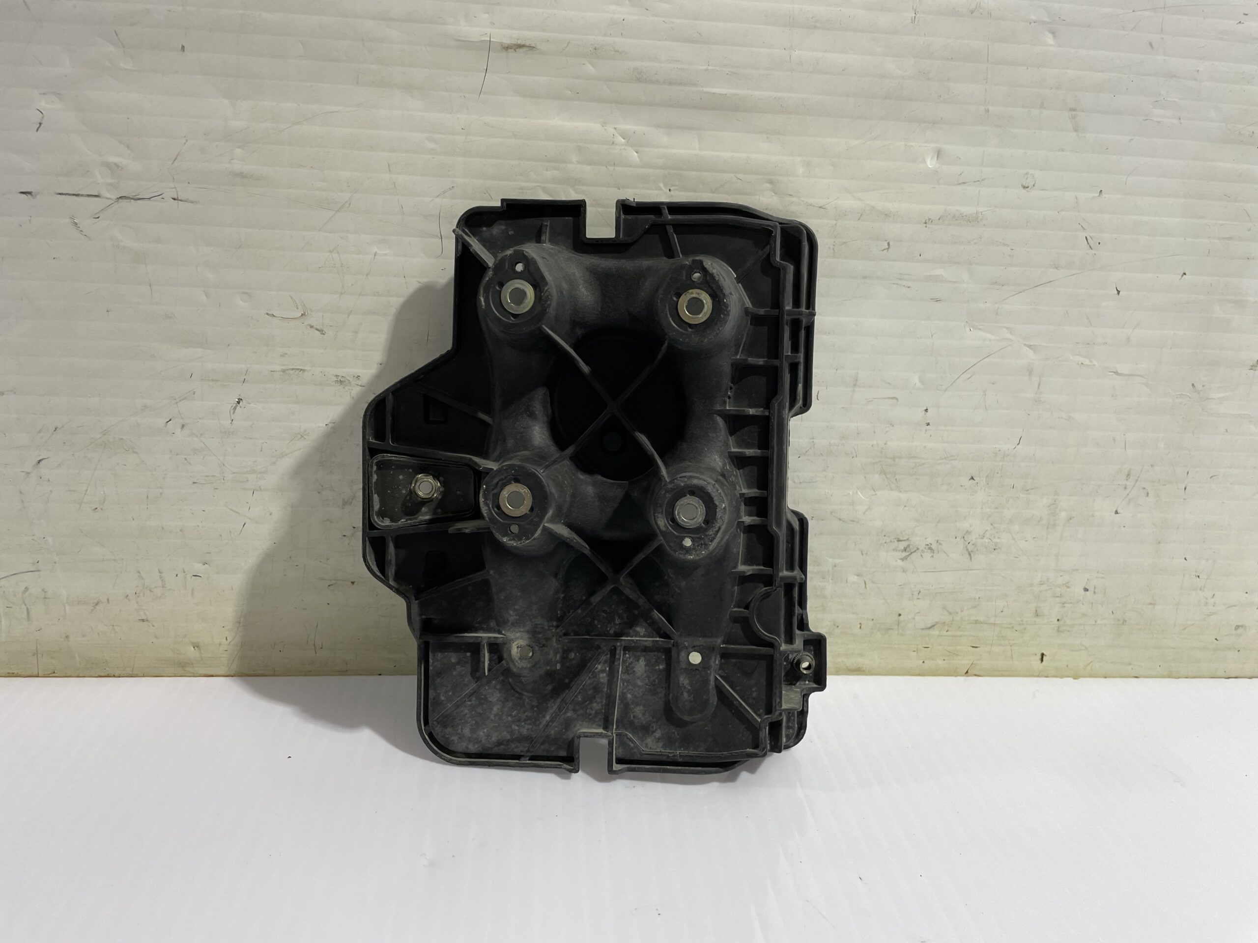 soporte_bateria_1j0915333a_mazda_3_lim_center_line