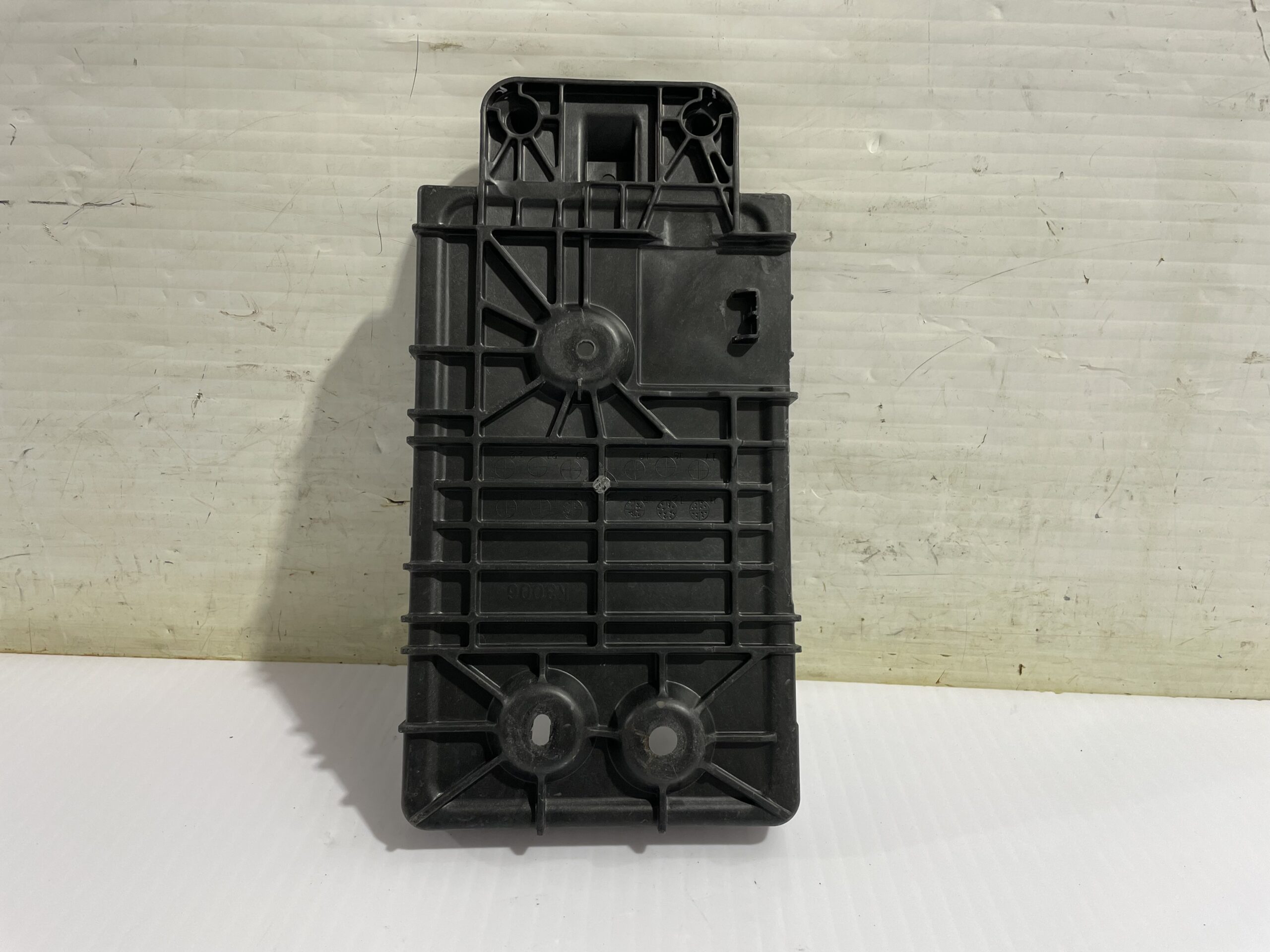 soporte_bateria_ke7056041_mazda_3_lim_center_line