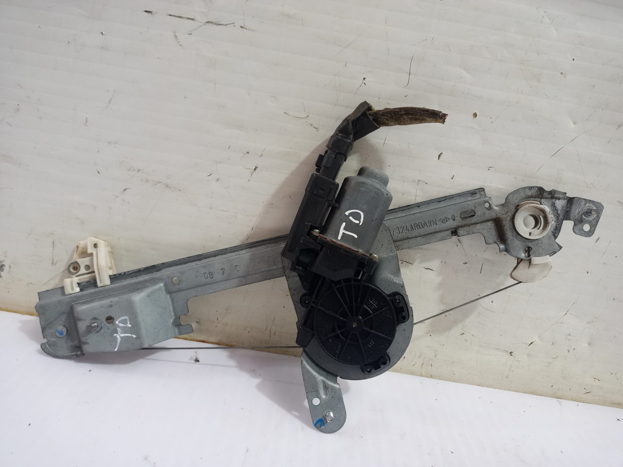 elevalunas_trasero_derecho_8201010934_renault_scenic_ii_grand_confort_dynamique