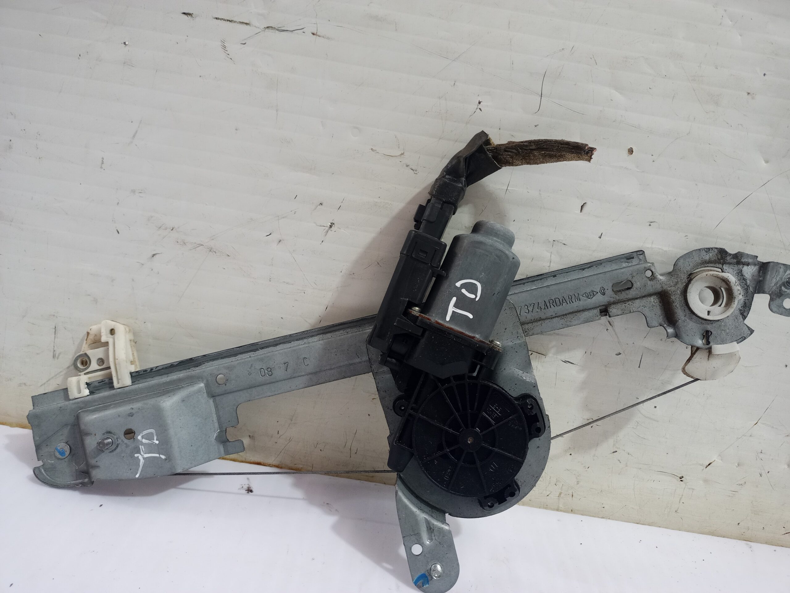 elevalunas_trasero_derecho_8201010934_renault_scenic_ii_grand_confort_dynamique