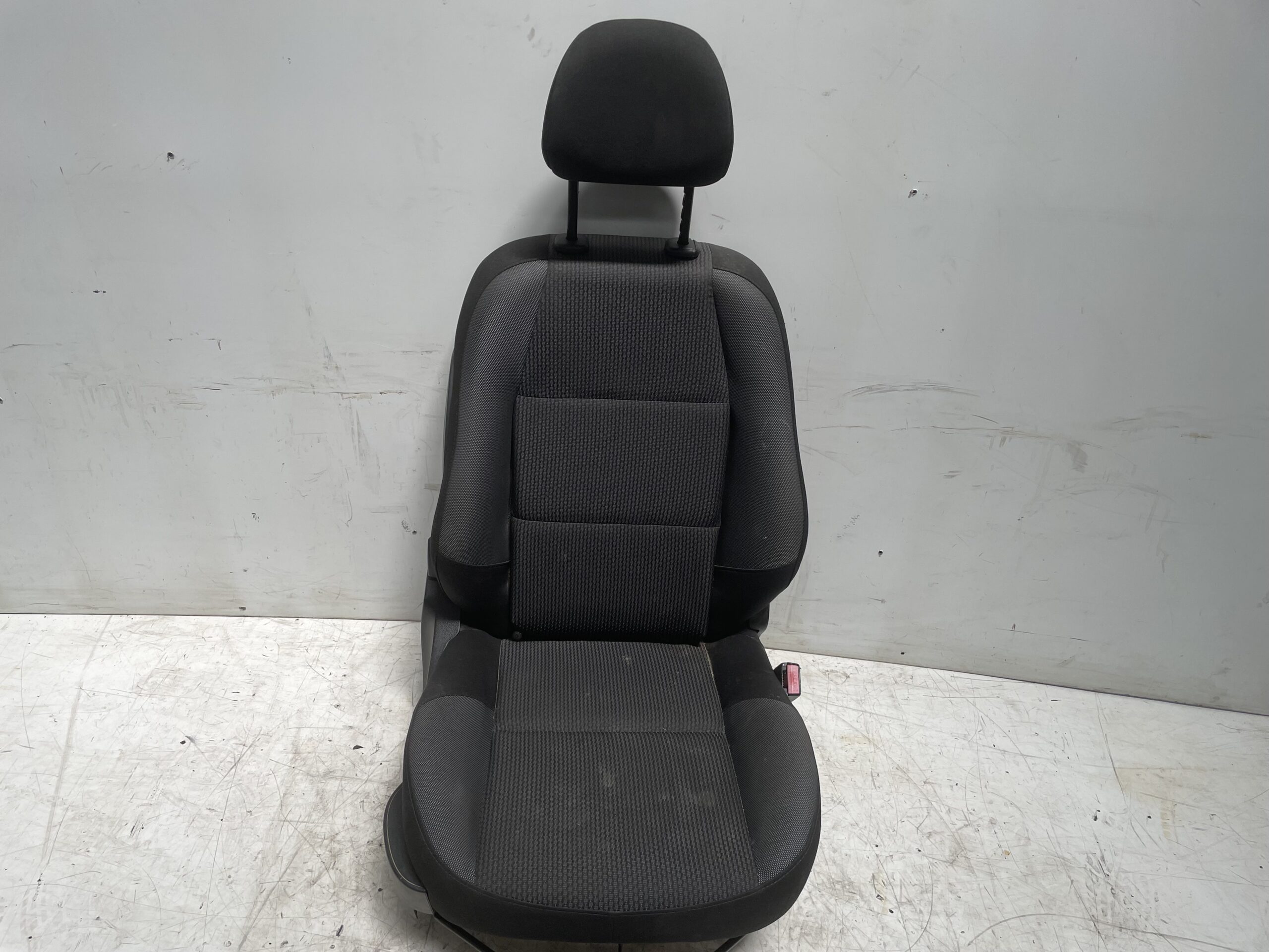 asiento_delantero_derecho_8845ql_peugeot_207_confort