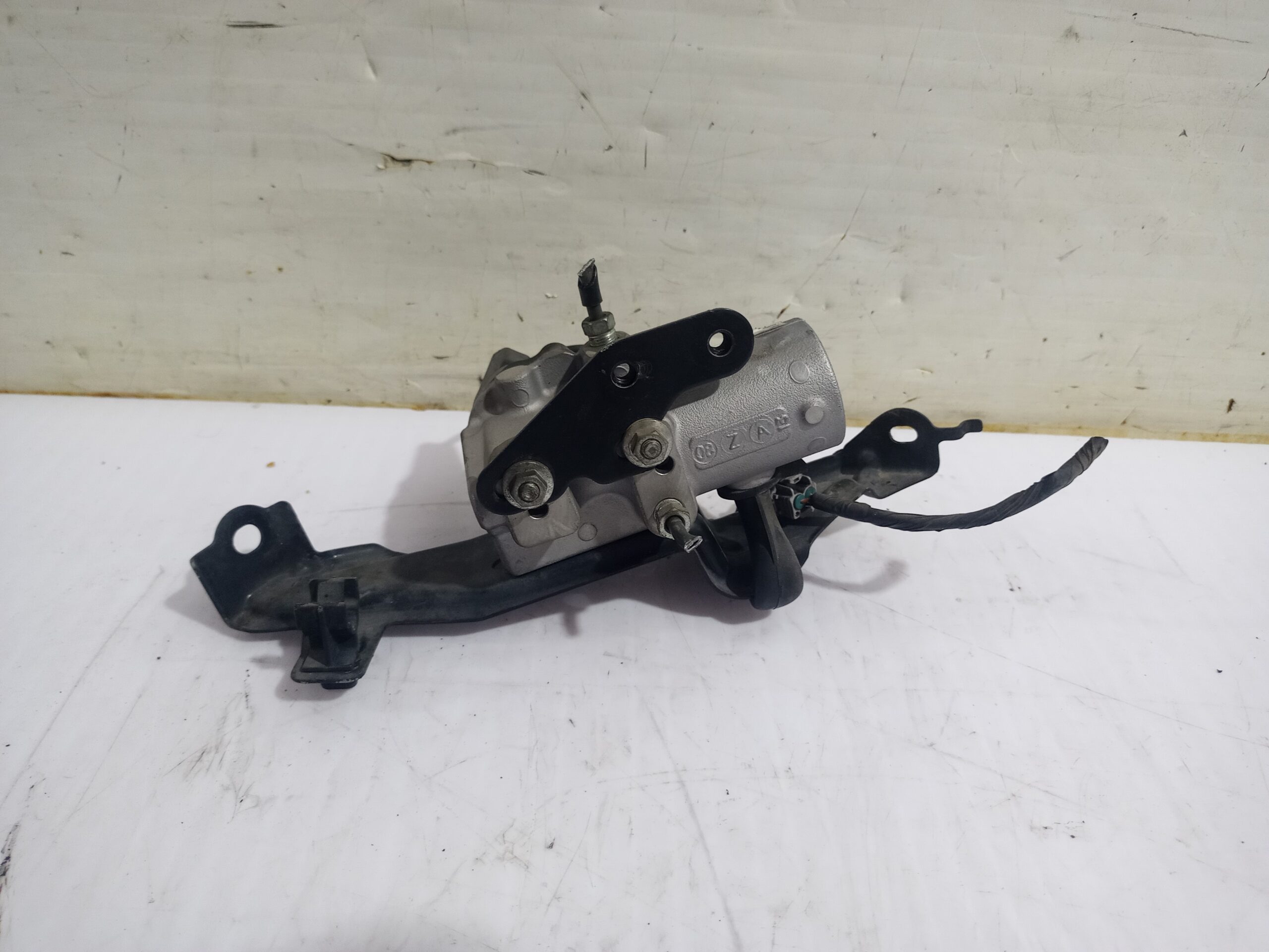 bomba_freno_4727047010_toyota_prius_nhw20_basis