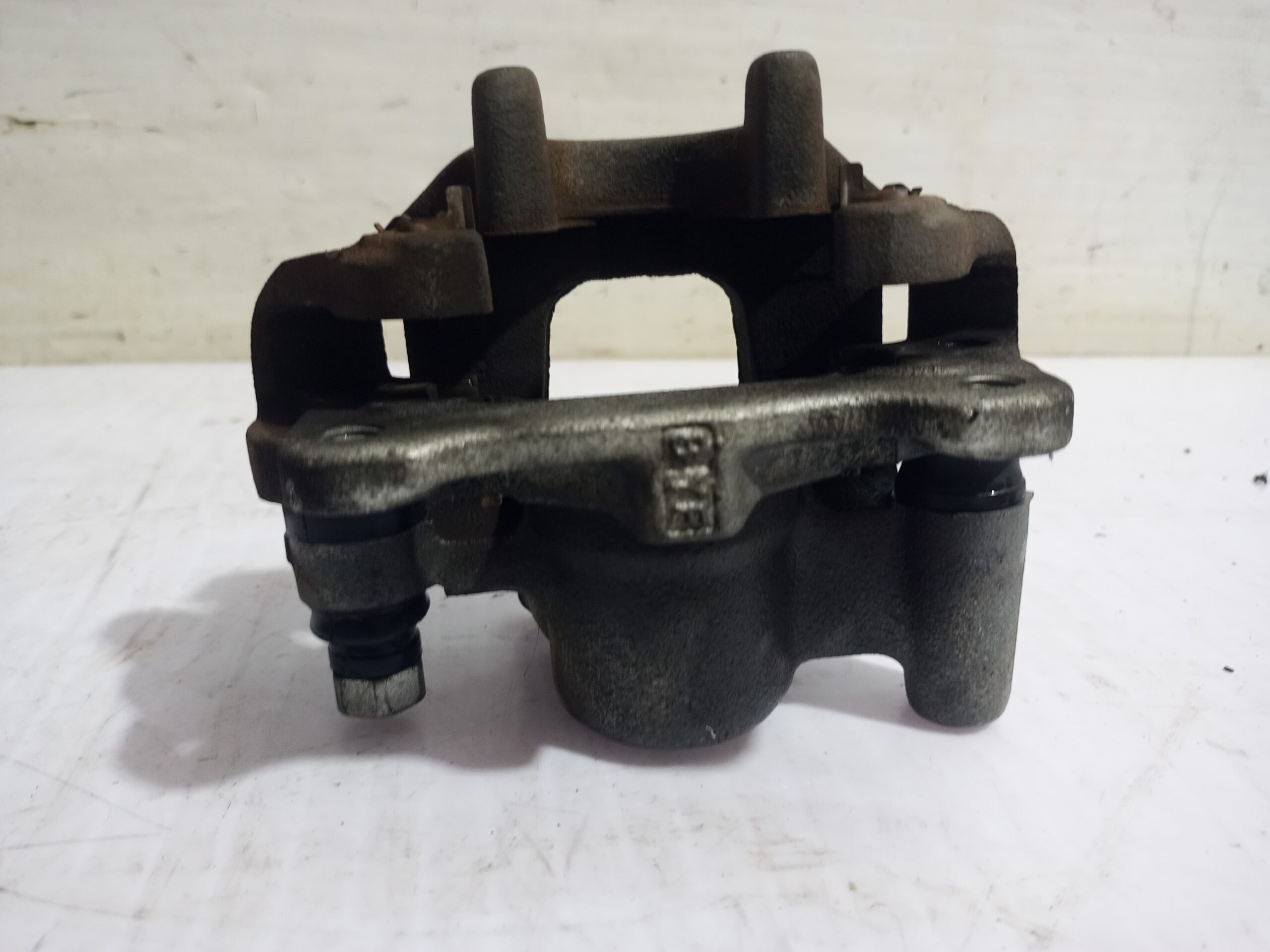 pinza_de_freno_trasera_izquierda_4775021030_toyota_prius_nhw20_basis